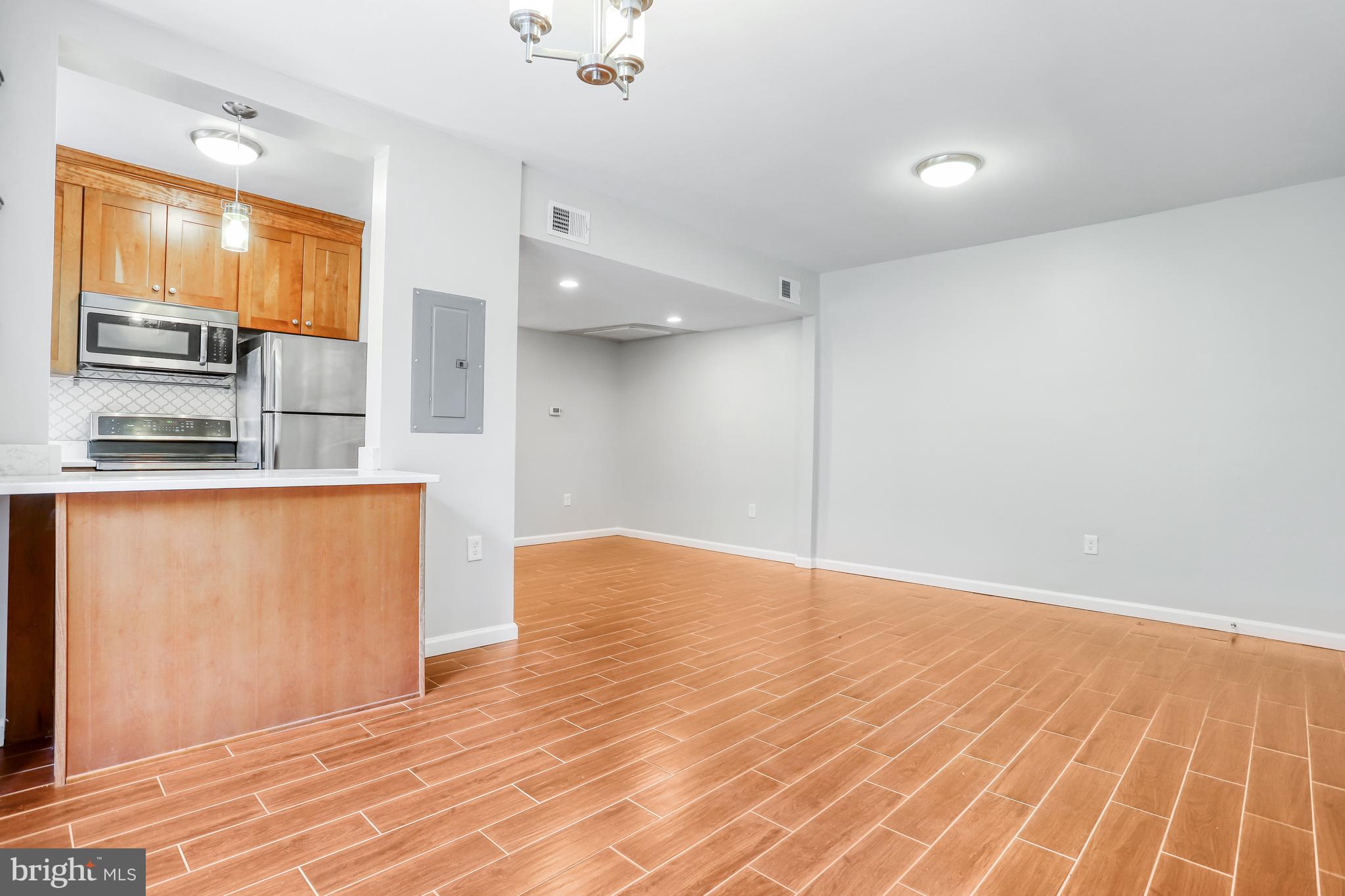 COLONIAL VILLAGE - Residential Lease