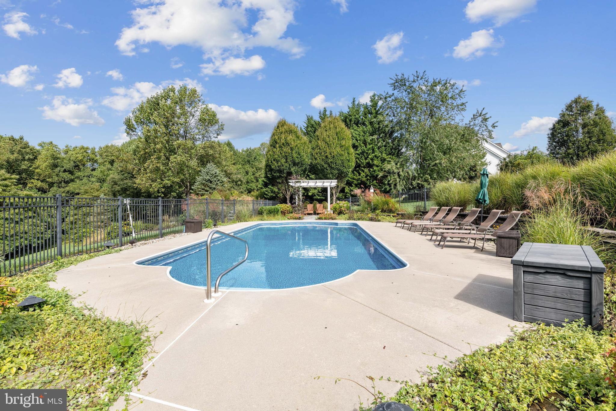 SPRING VALLEY ESTATES - Residential