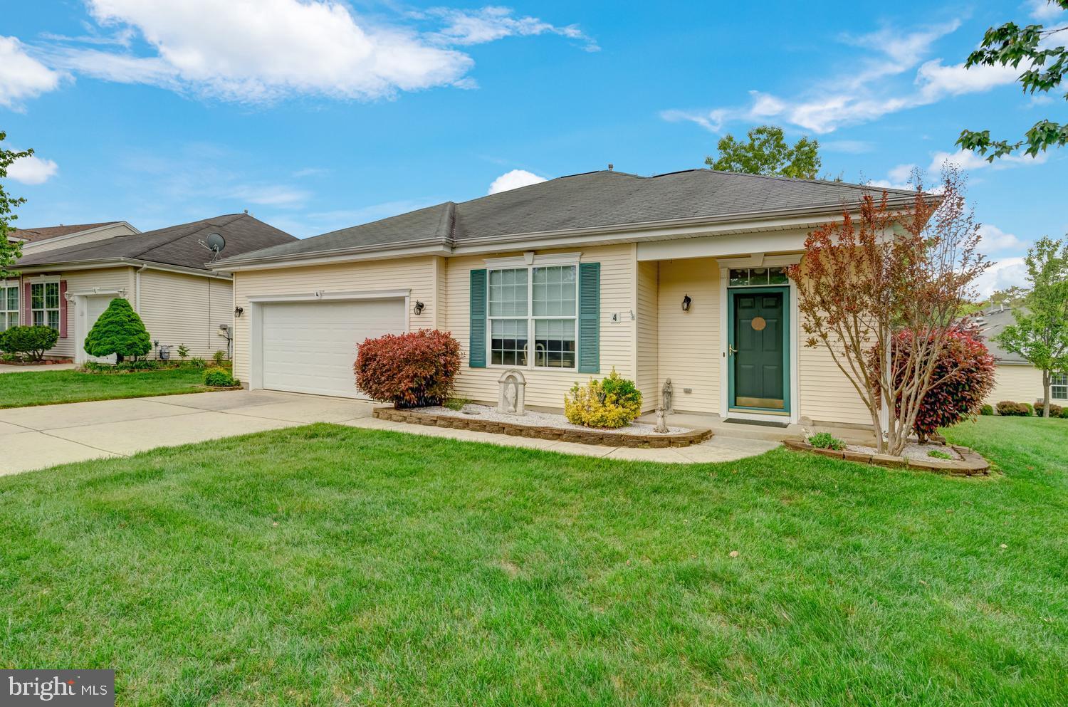 4 PELICAN LANE