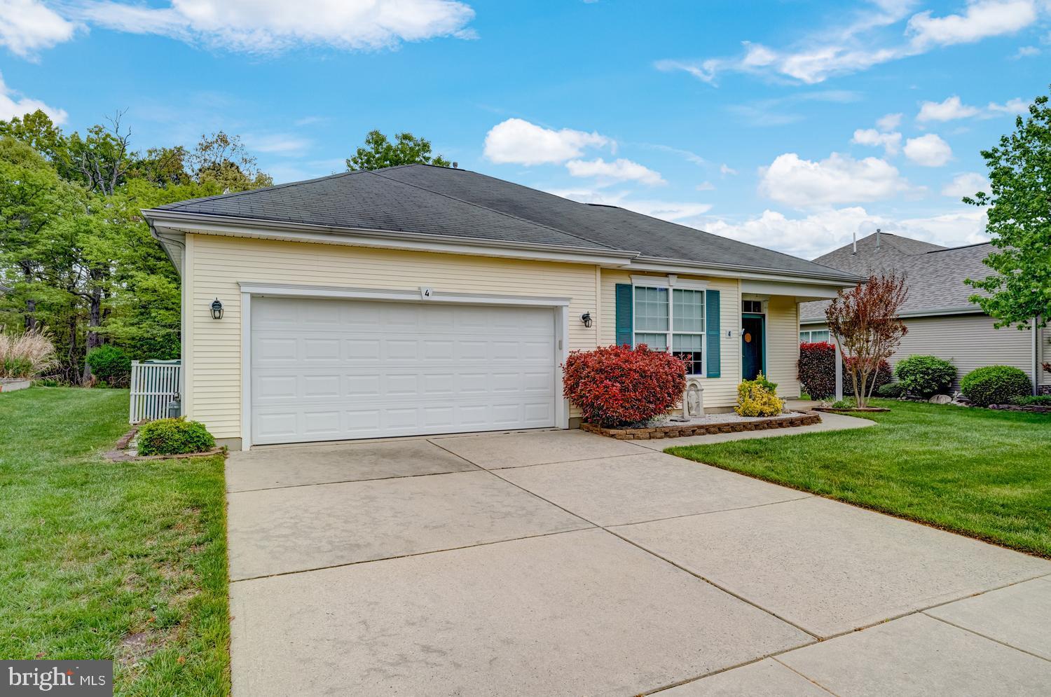 4 PELICAN LANE