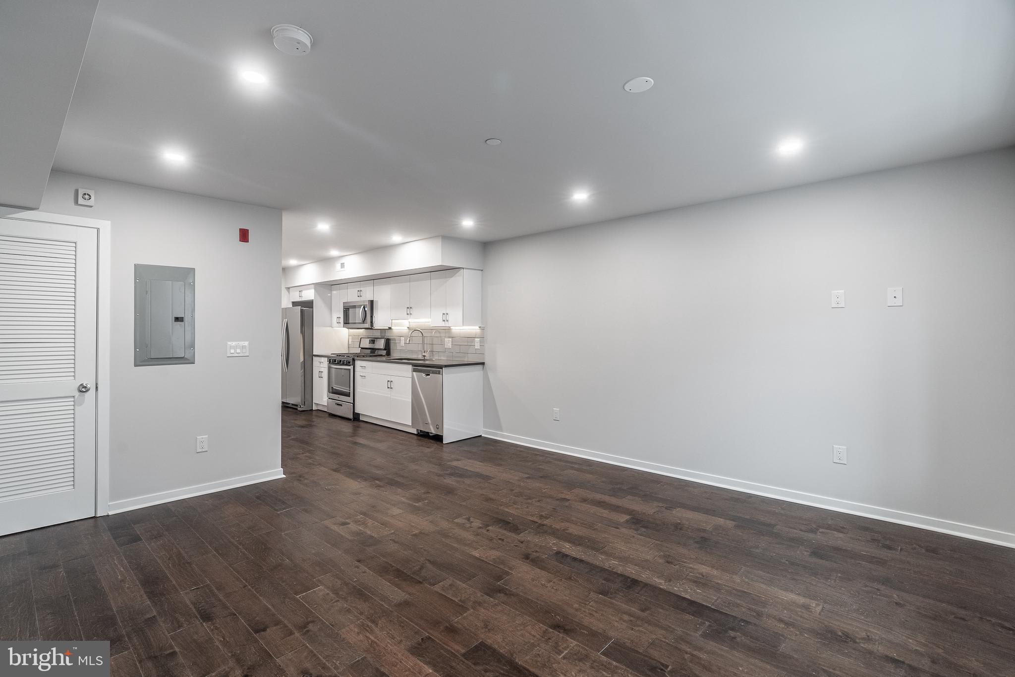 752 S 8TH STREET 2