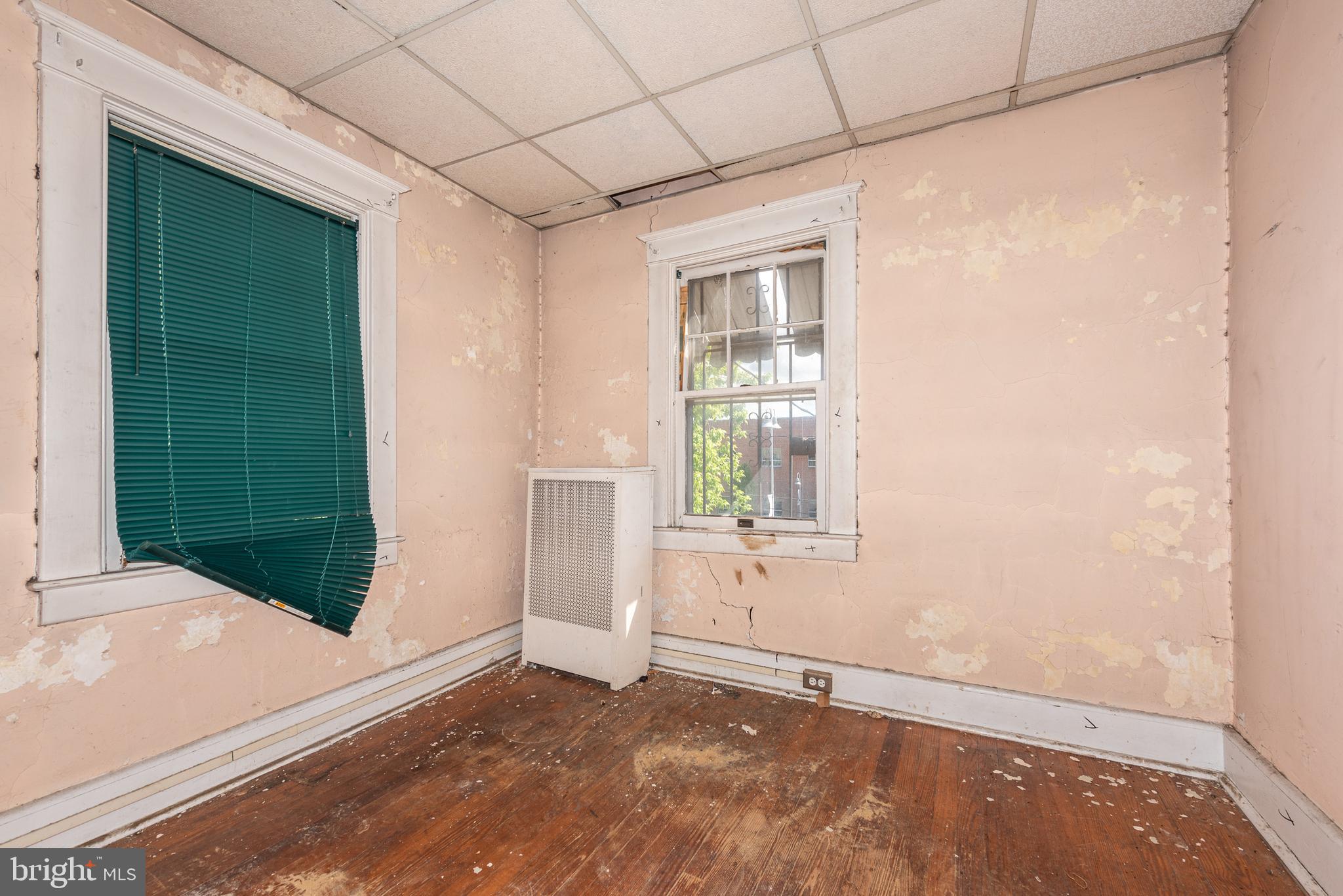 MILL HILL - Residential