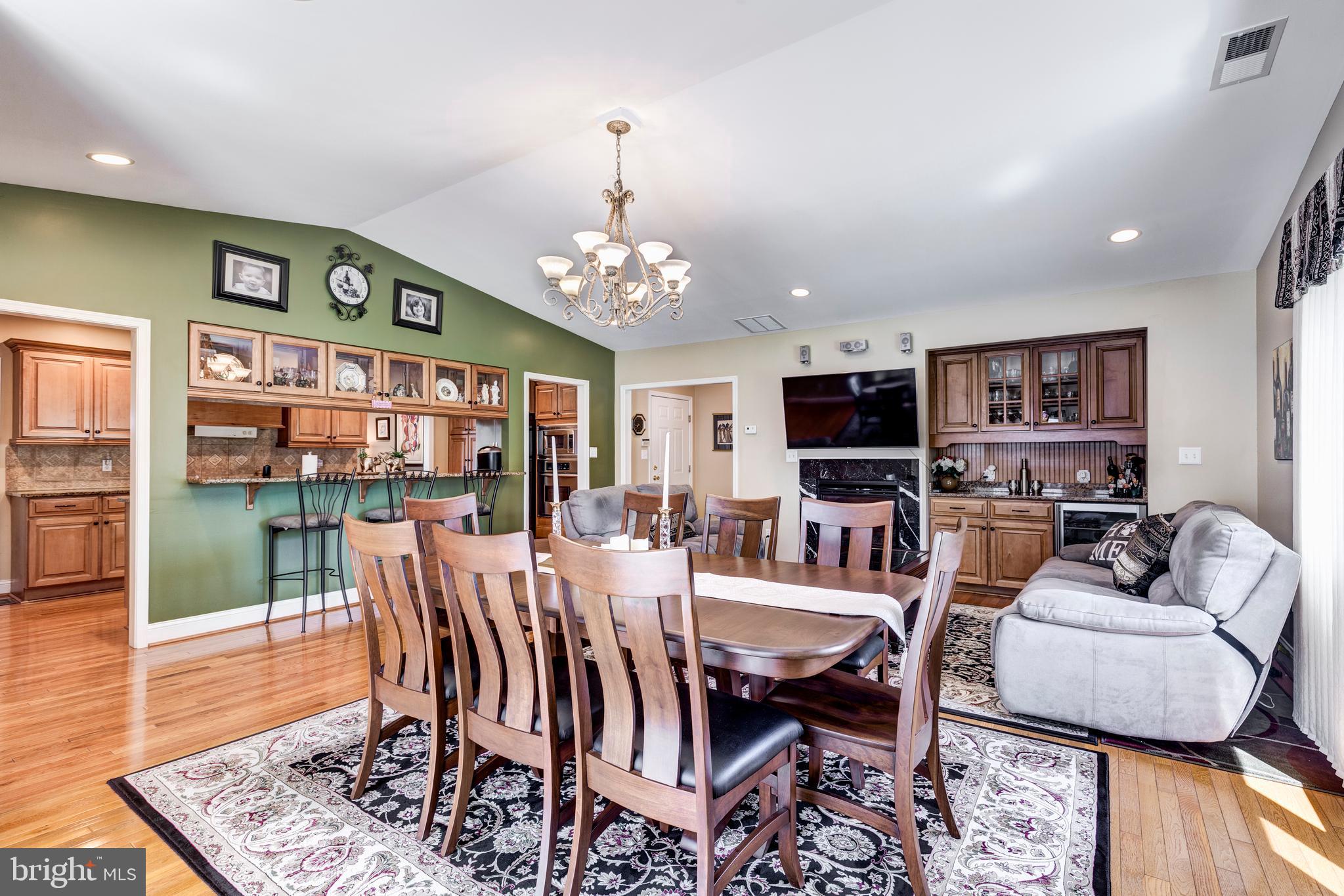 VALLEY STREAM - Residential