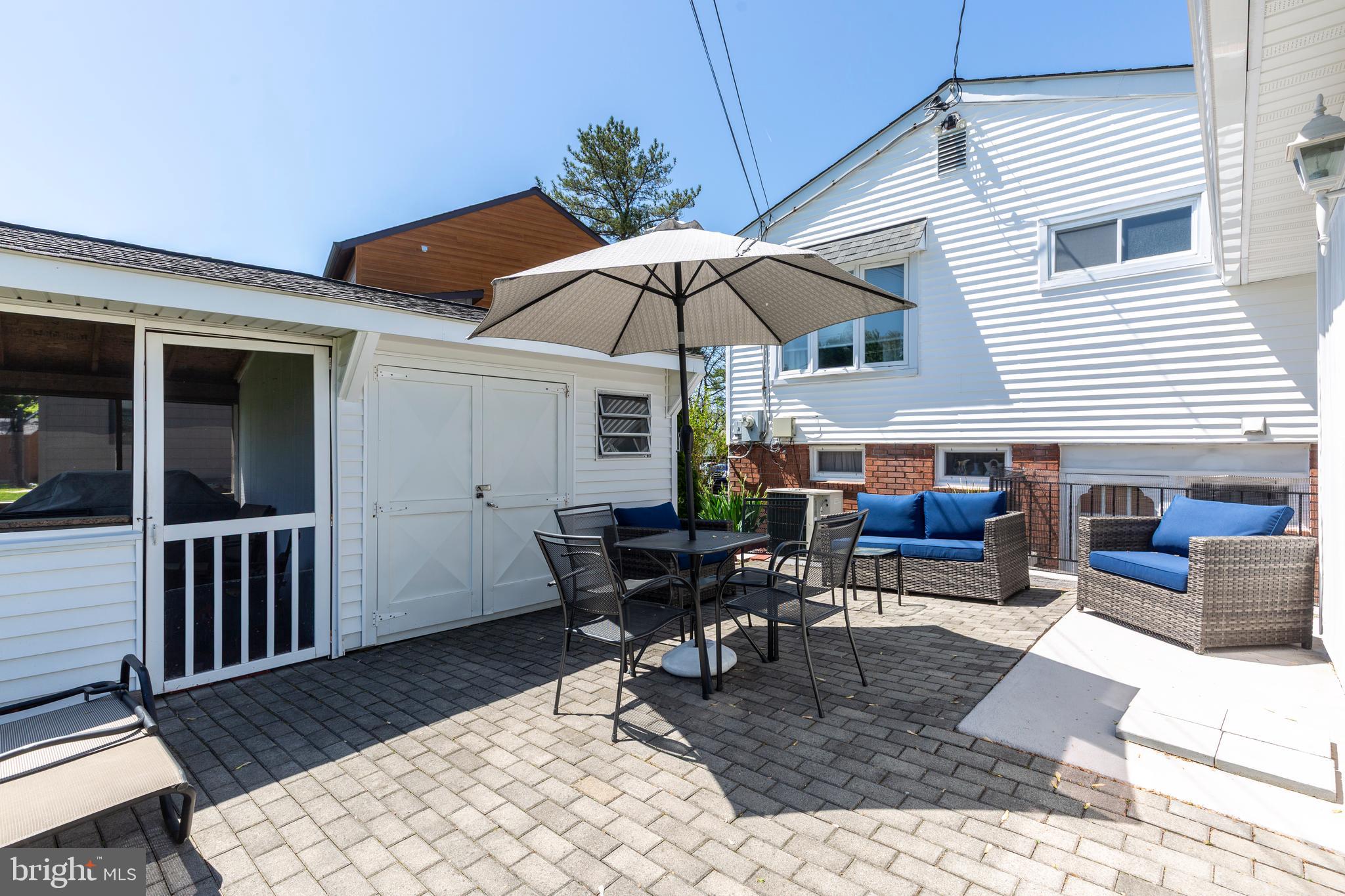 VALLEY STREAM - Residential