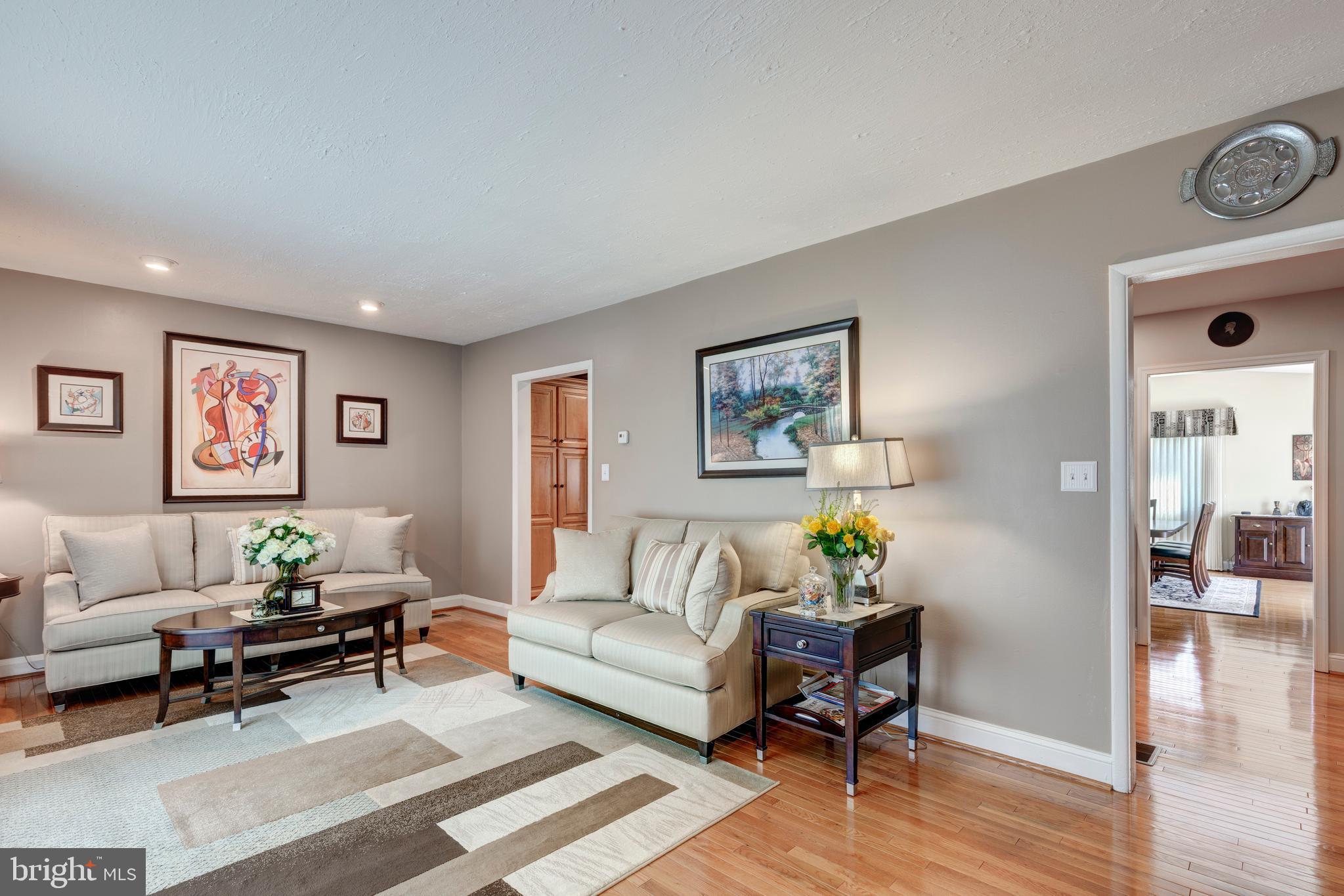 VALLEY STREAM - Residential