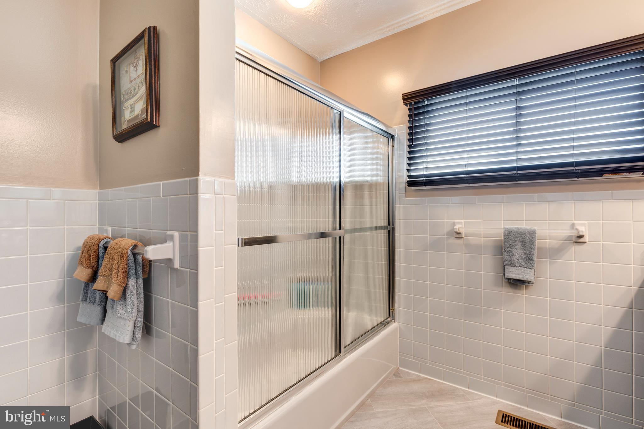 VALLEY STREAM - Residential