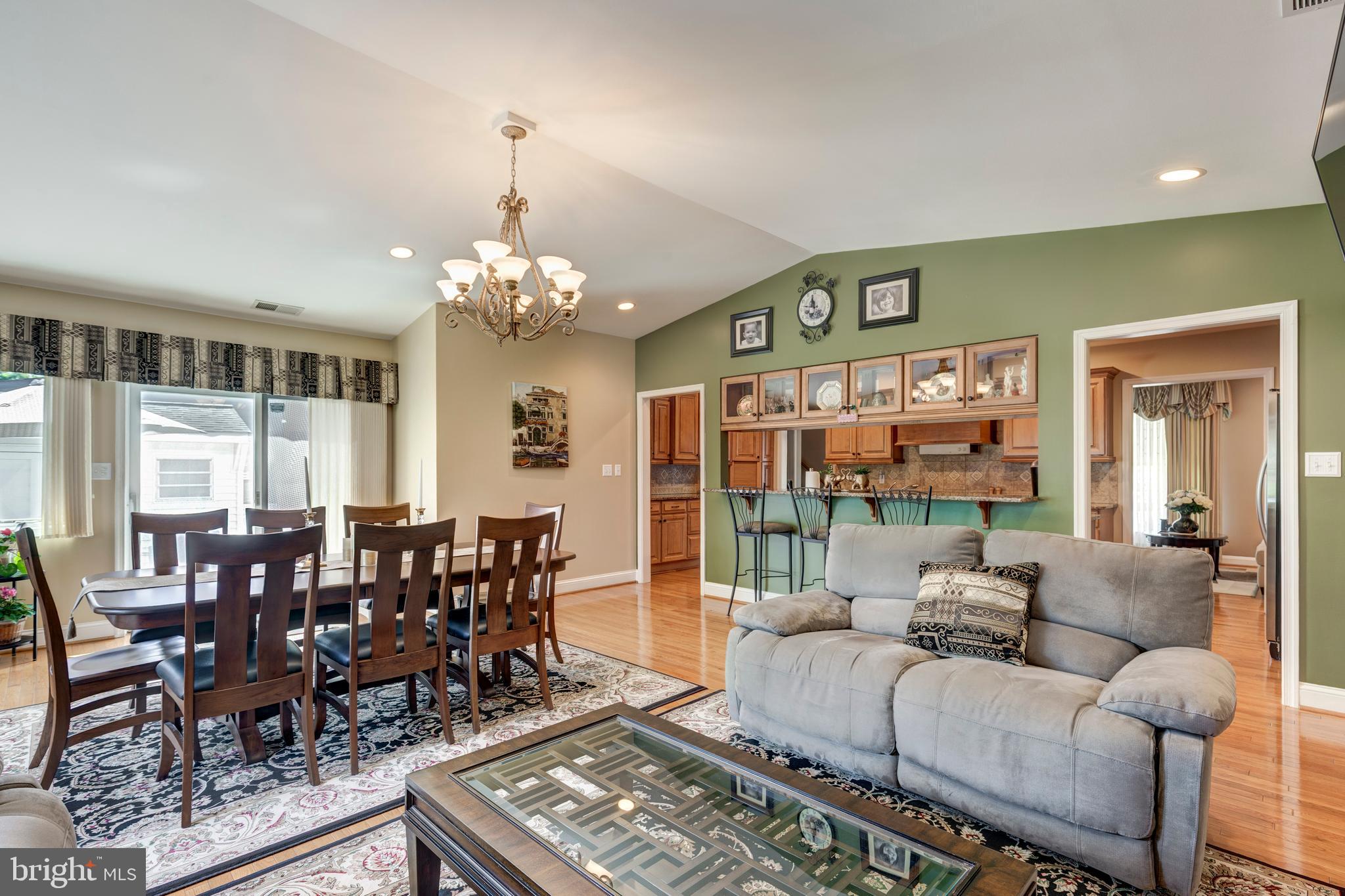 VALLEY STREAM - Residential