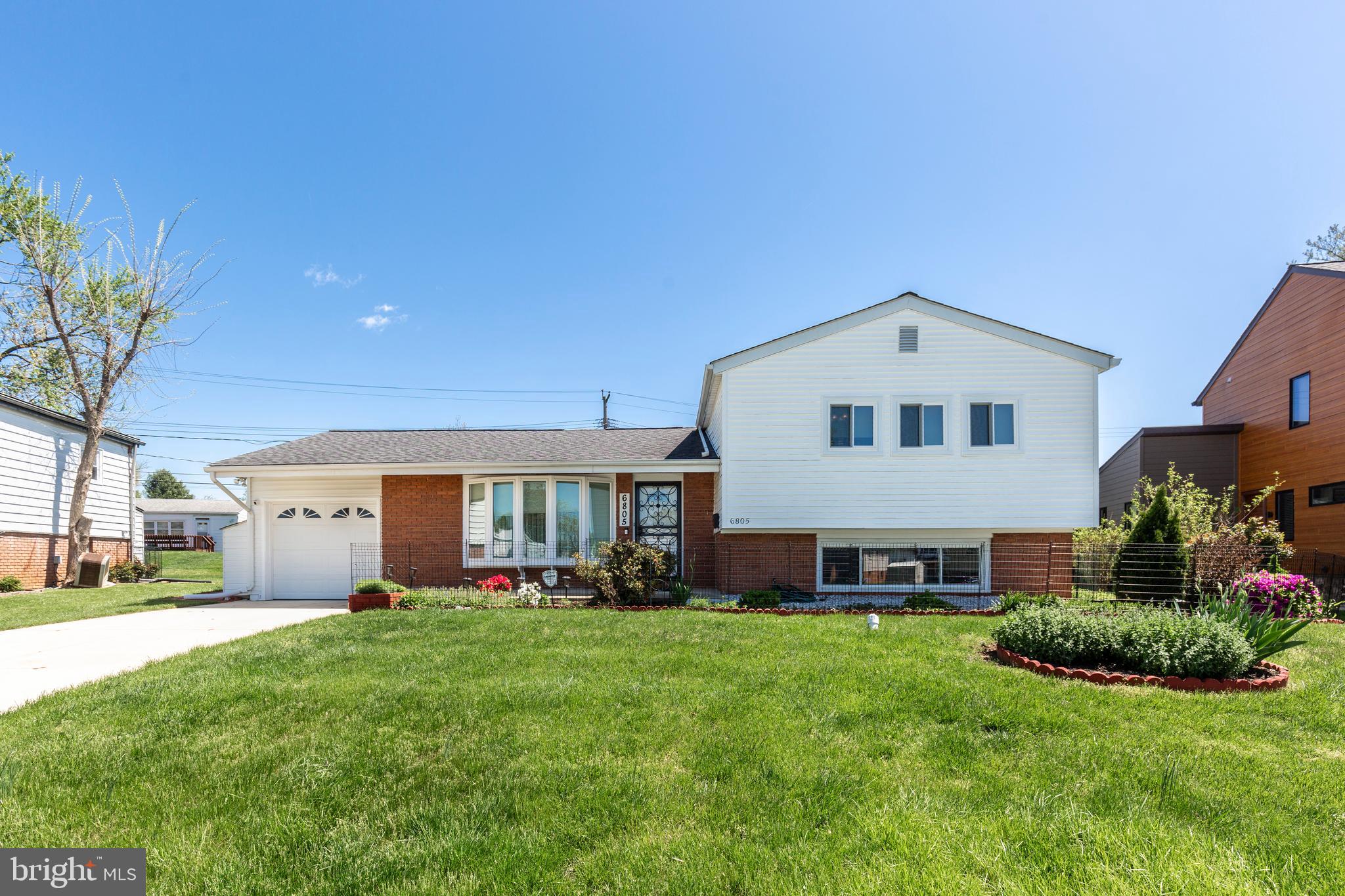 VALLEY STREAM - Residential