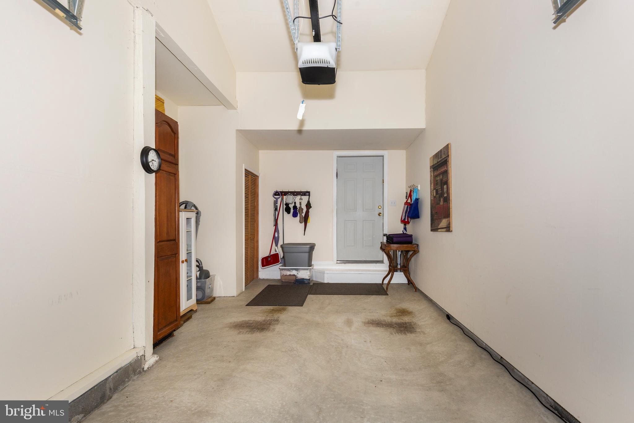 VALLEY STREAM - Residential