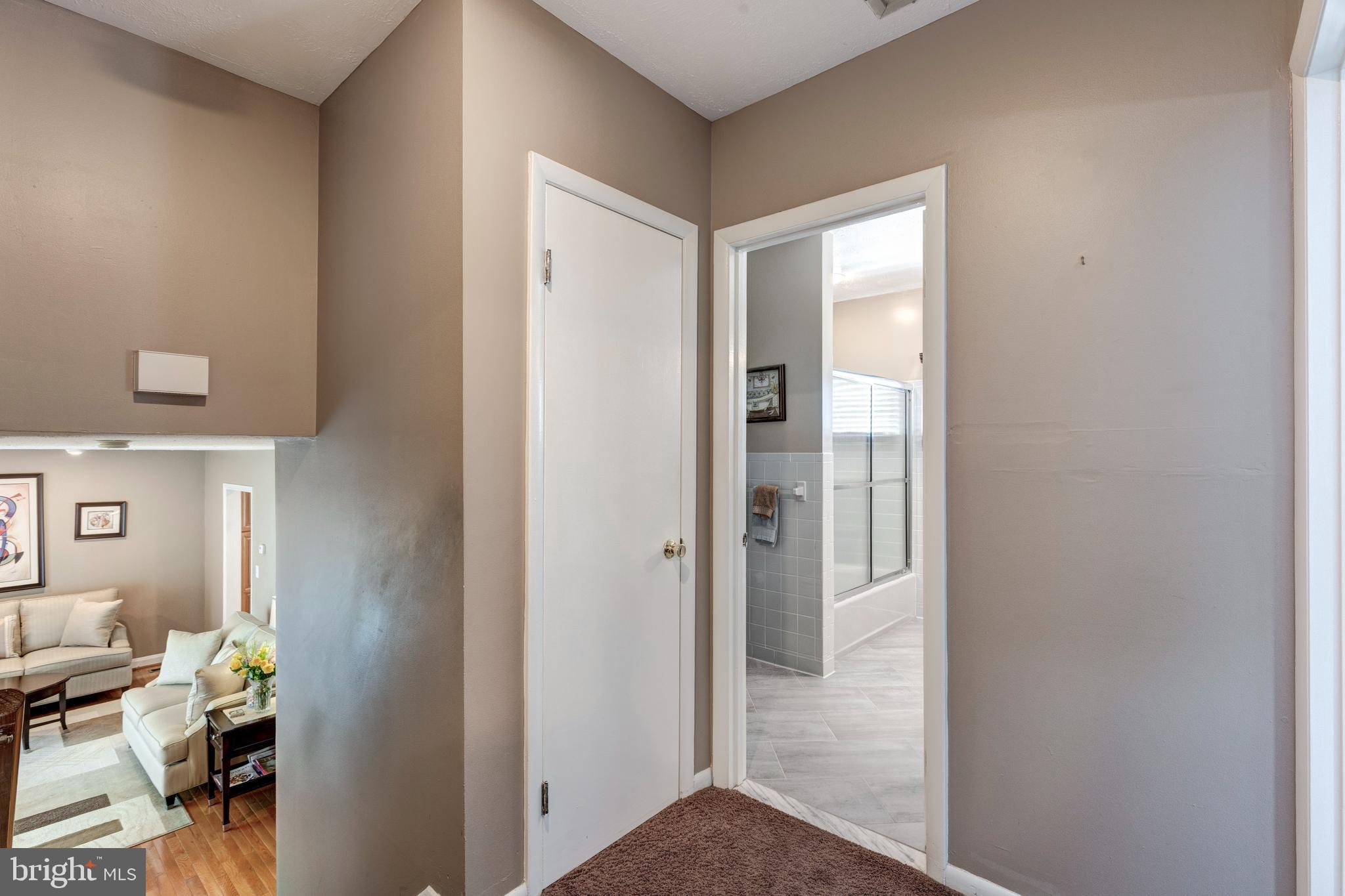 VALLEY STREAM - Residential