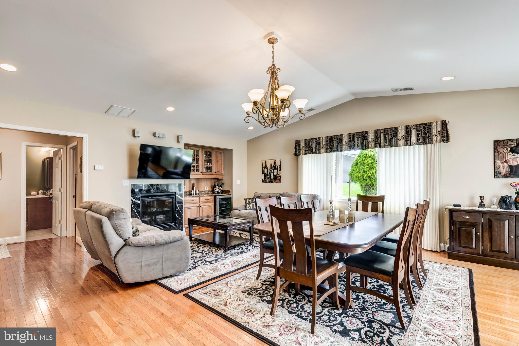 VALLEY STREAM - Residential