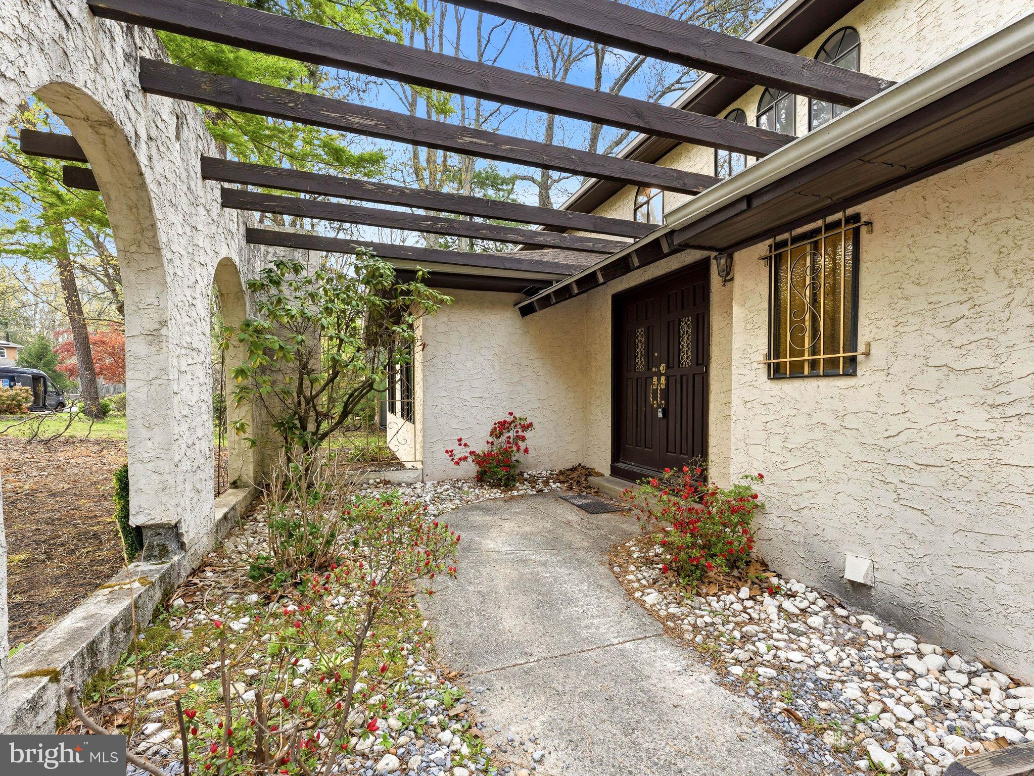 40 WOODSTONE DRIVE