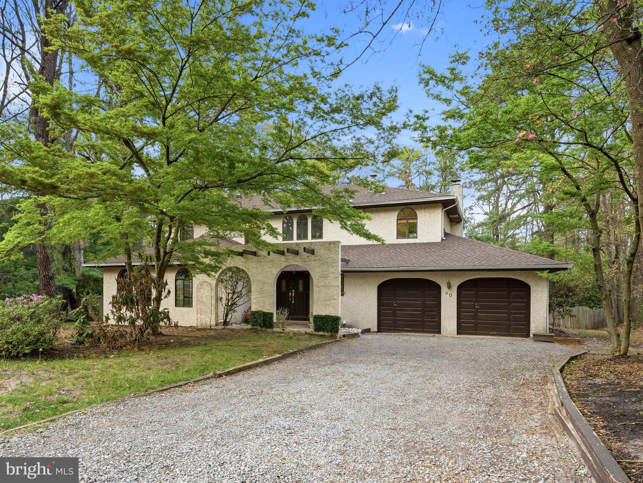 40 WOODSTONE DRIVE
