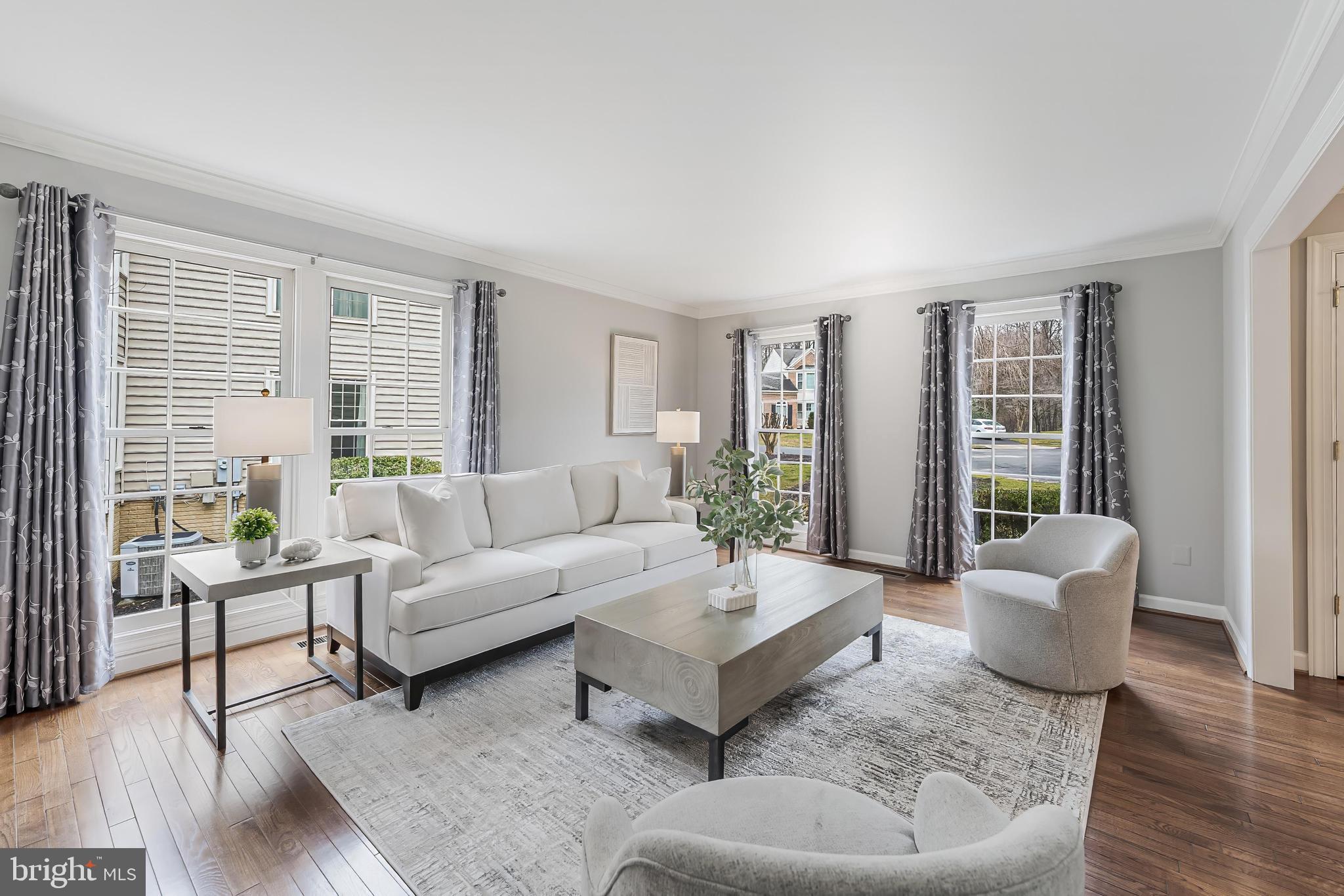 SUTTON OAKS - Residential