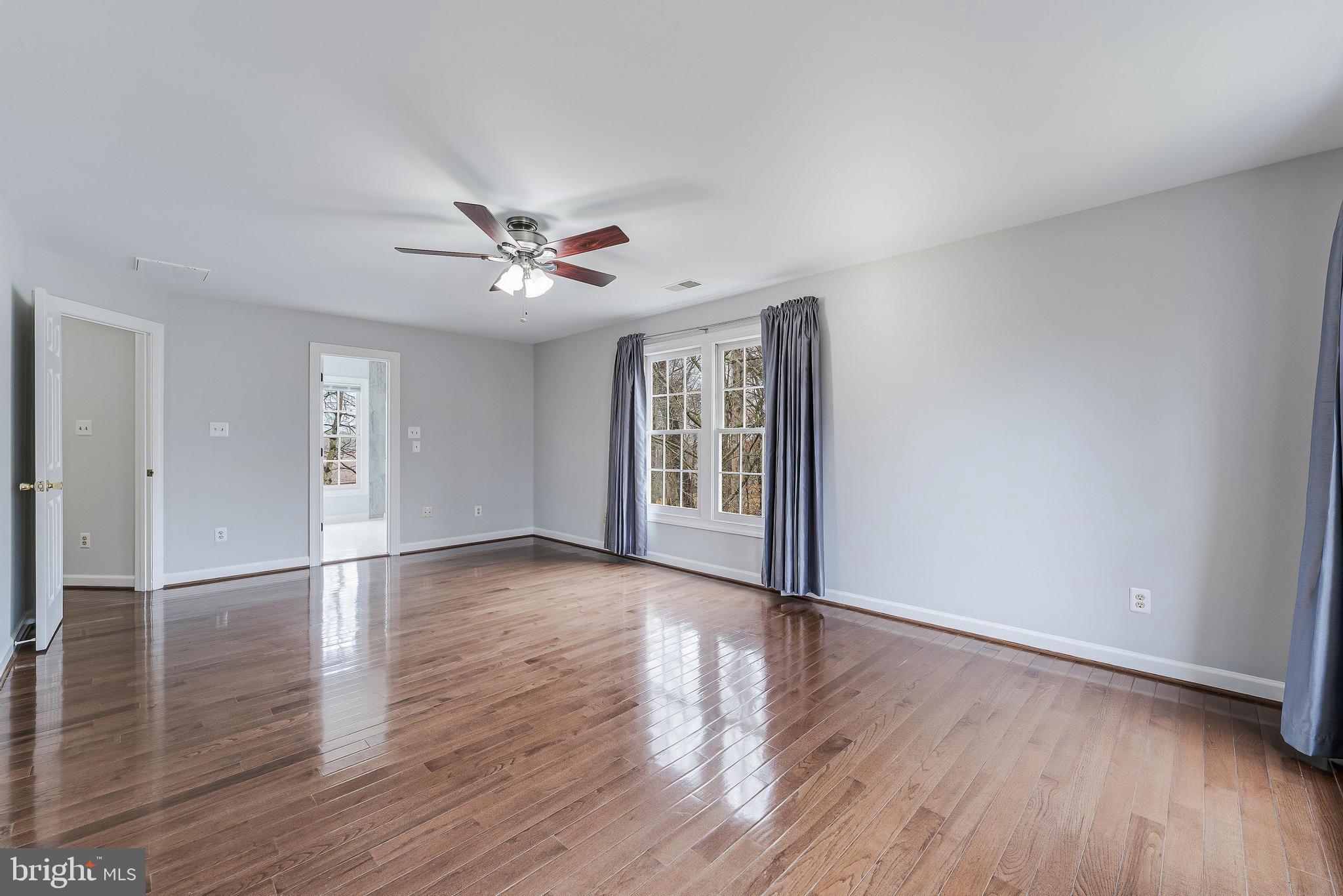 SUTTON OAKS - Residential