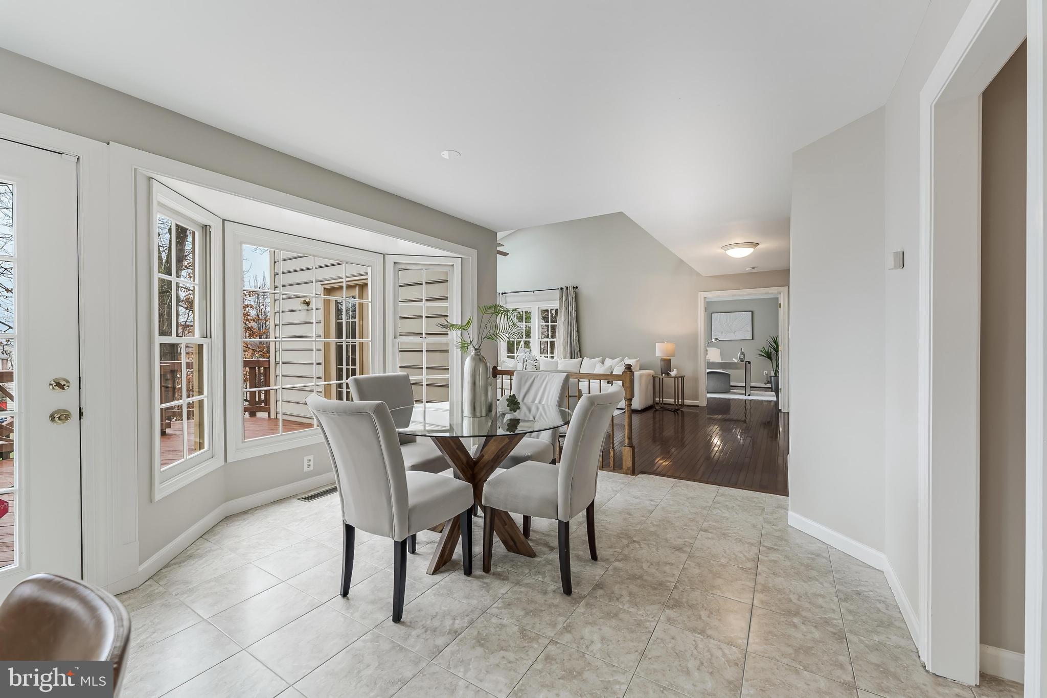 SUTTON OAKS - Residential