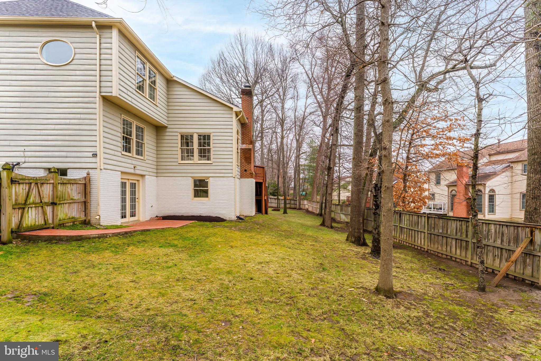 SUTTON OAKS - Residential