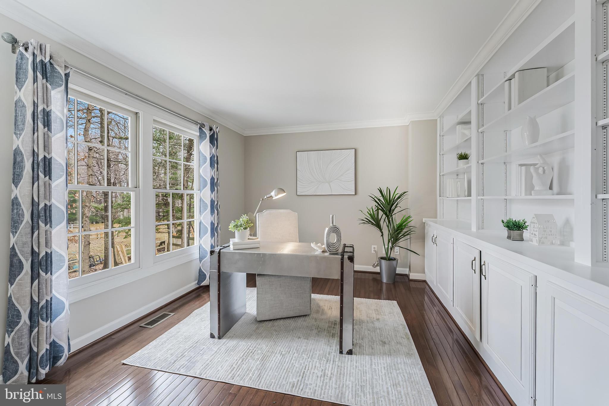 SUTTON OAKS - Residential