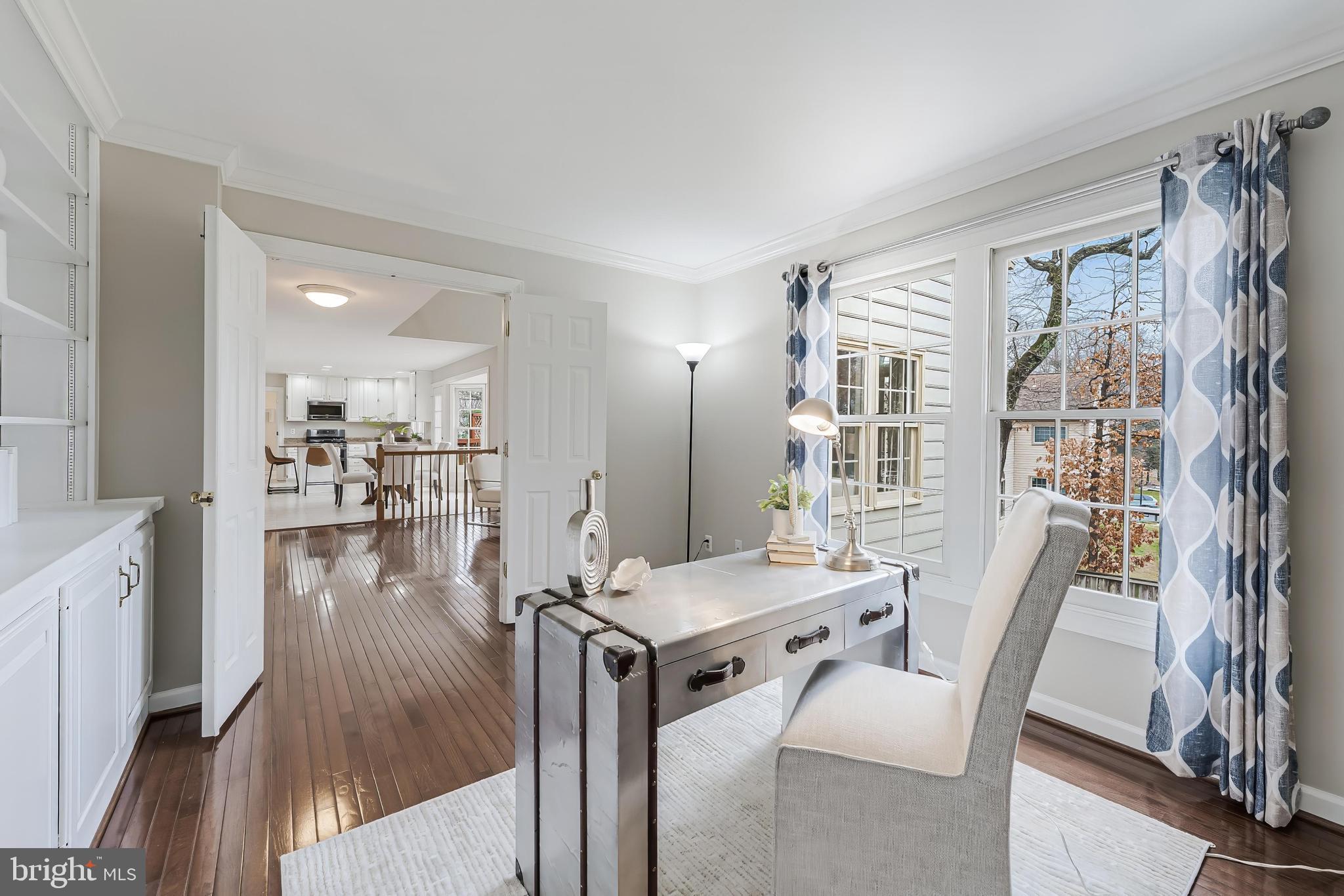 SUTTON OAKS - Residential