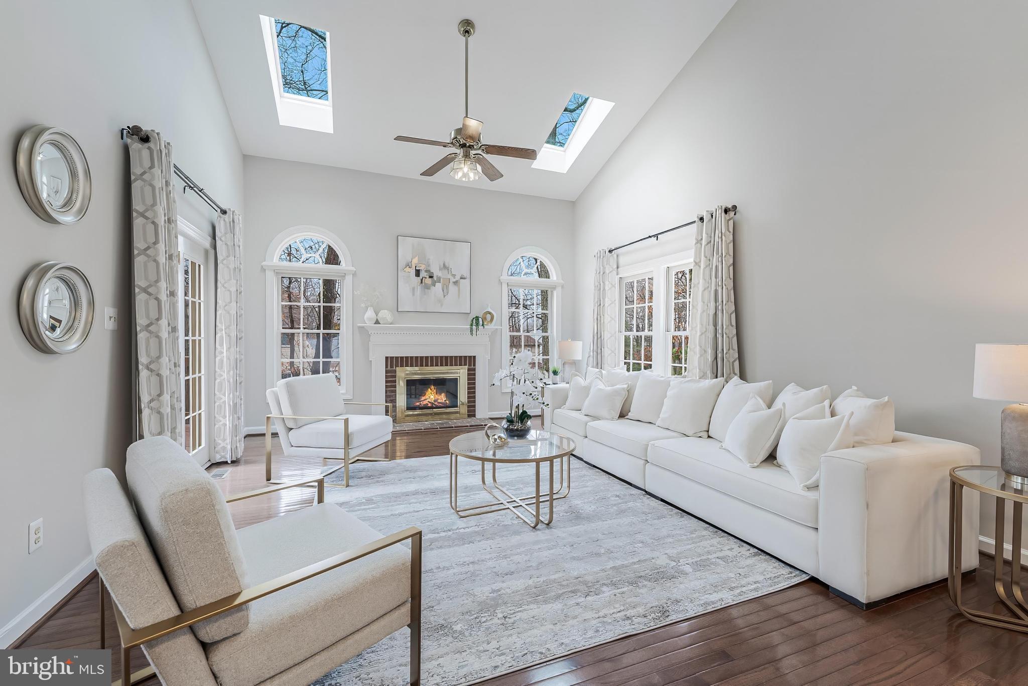 SUTTON OAKS - Residential