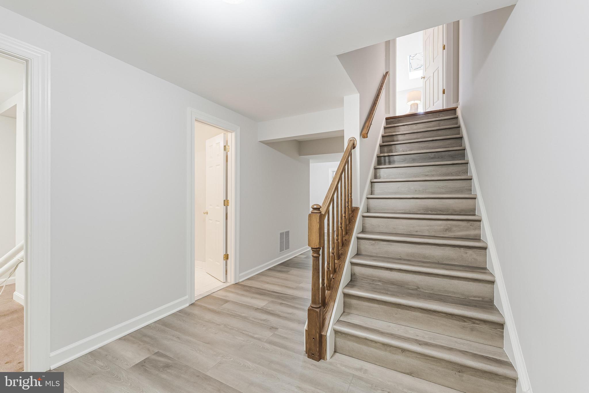 SUTTON OAKS - Residential