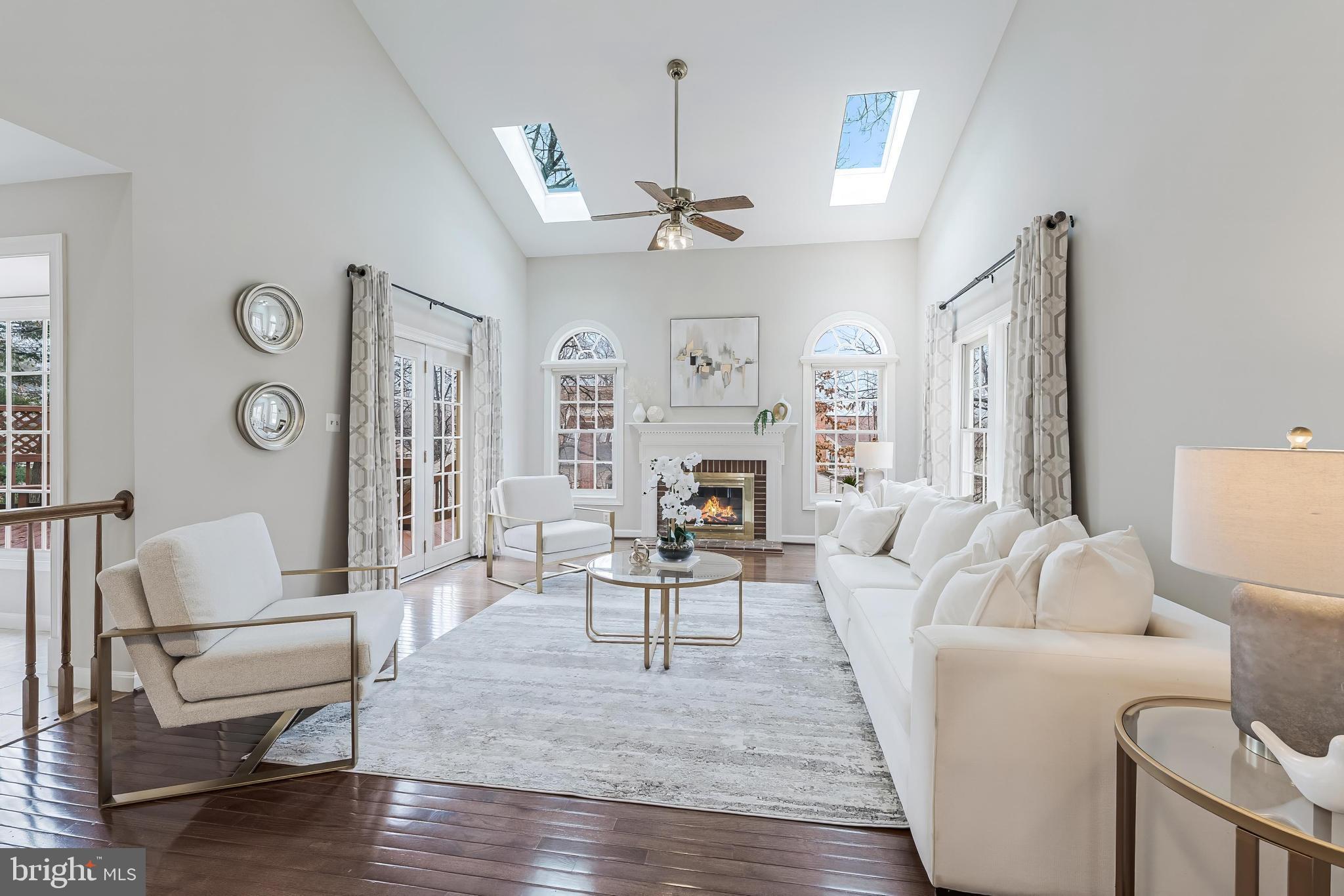 SUTTON OAKS - Residential