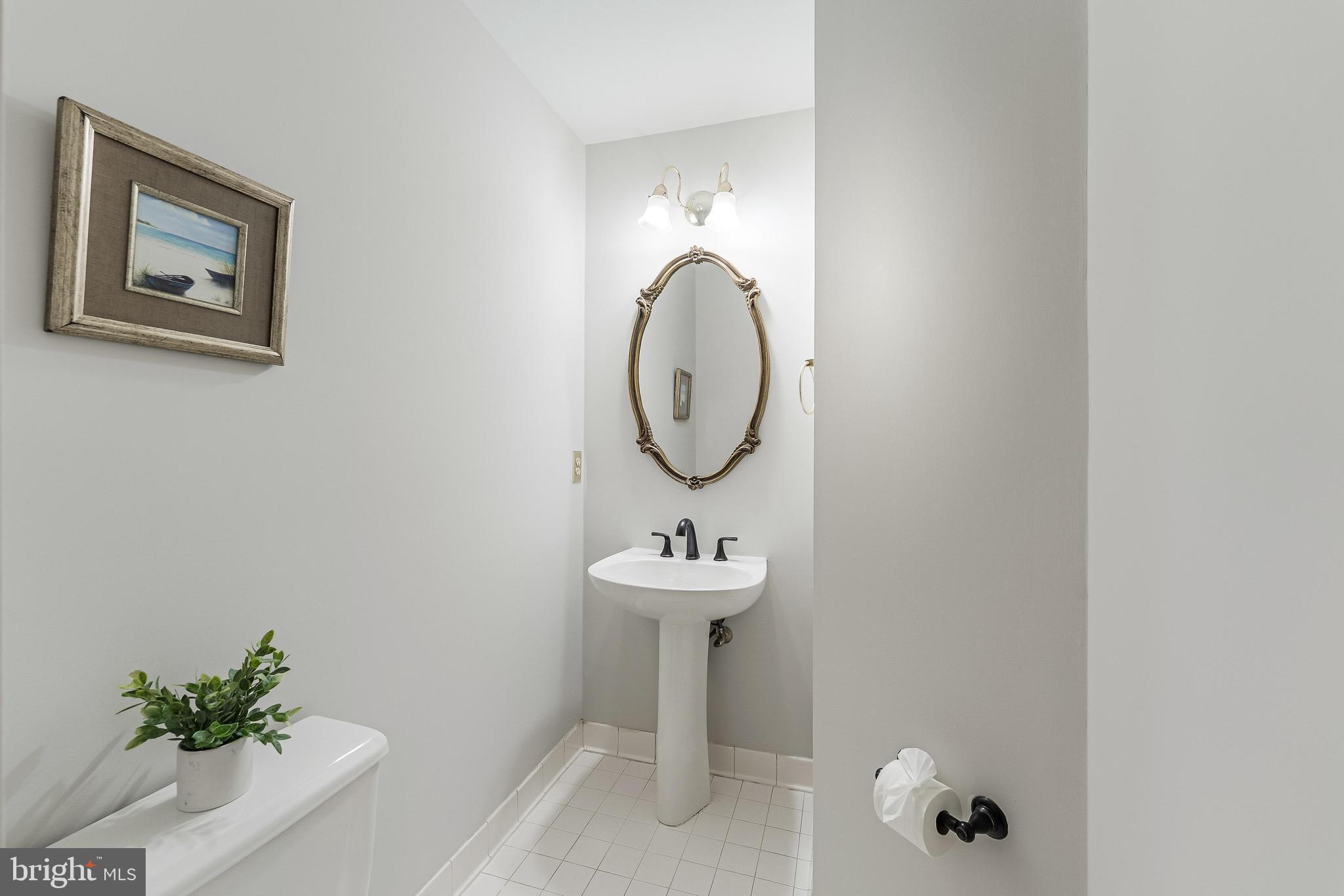 SUTTON OAKS - Residential