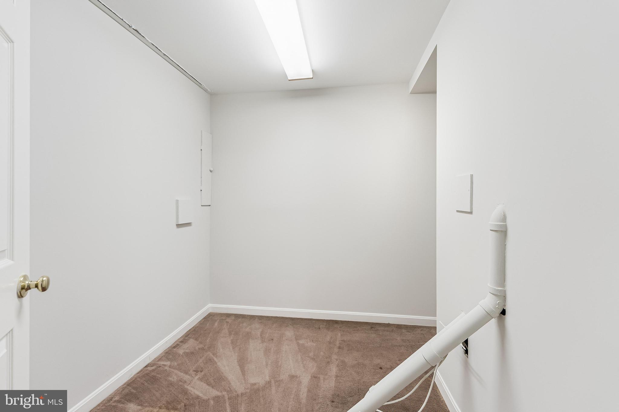 SUTTON OAKS - Residential