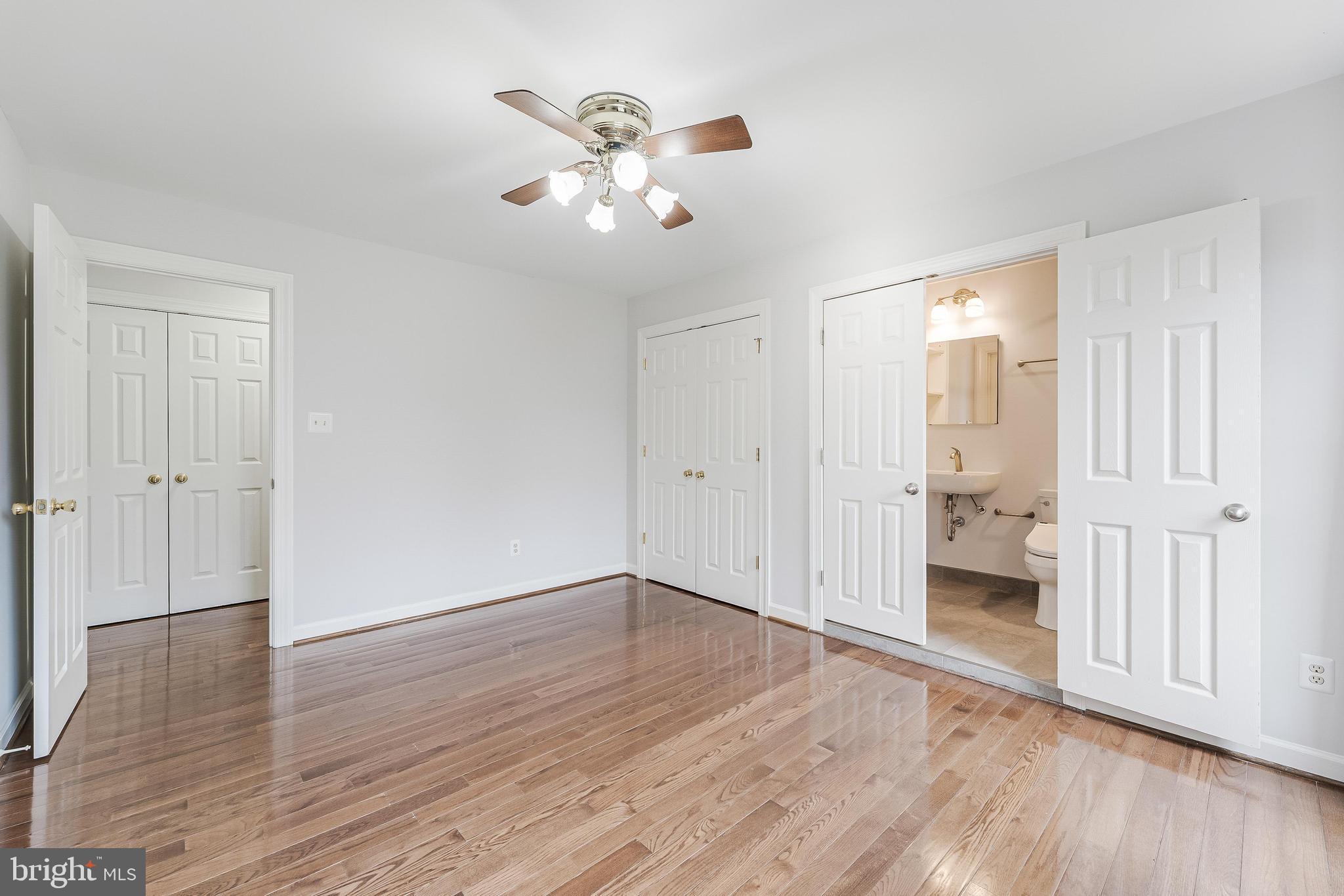 SUTTON OAKS - Residential