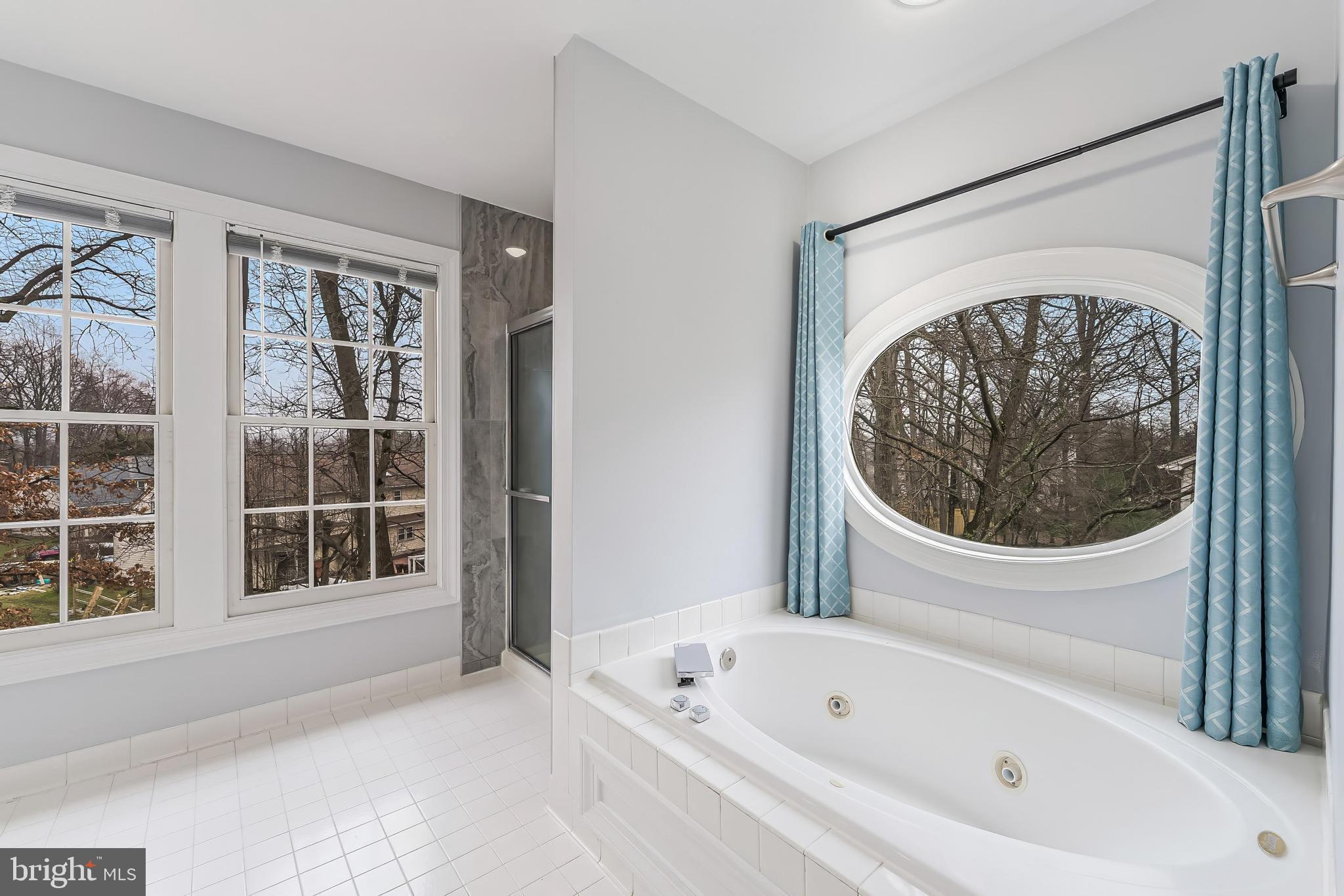 SUTTON OAKS - Residential