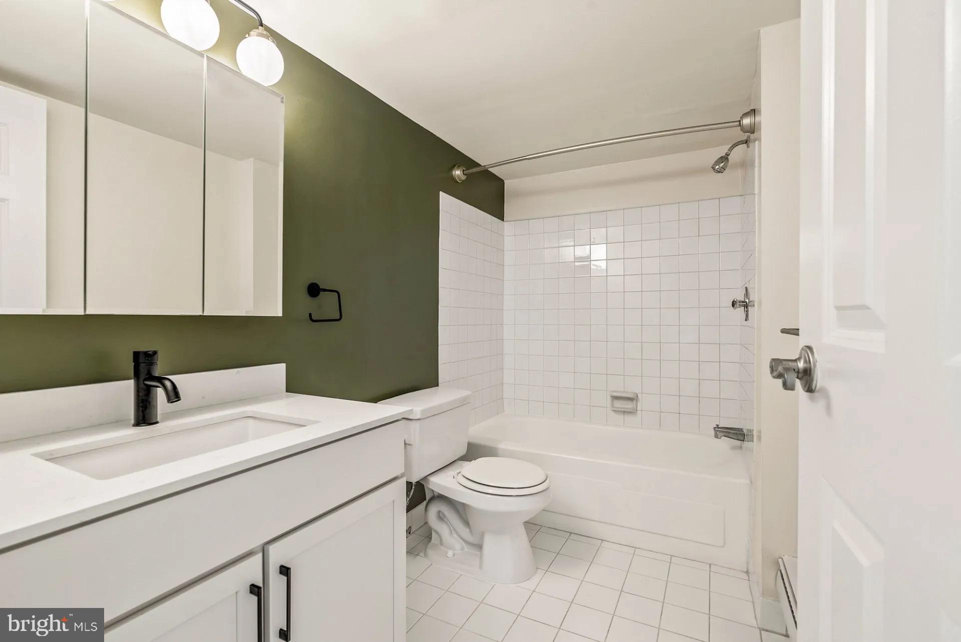 CENTER CITY - Residential Lease