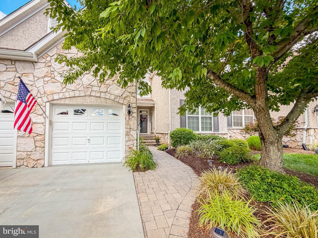 21 VAN ARTSDALEN DRIVE