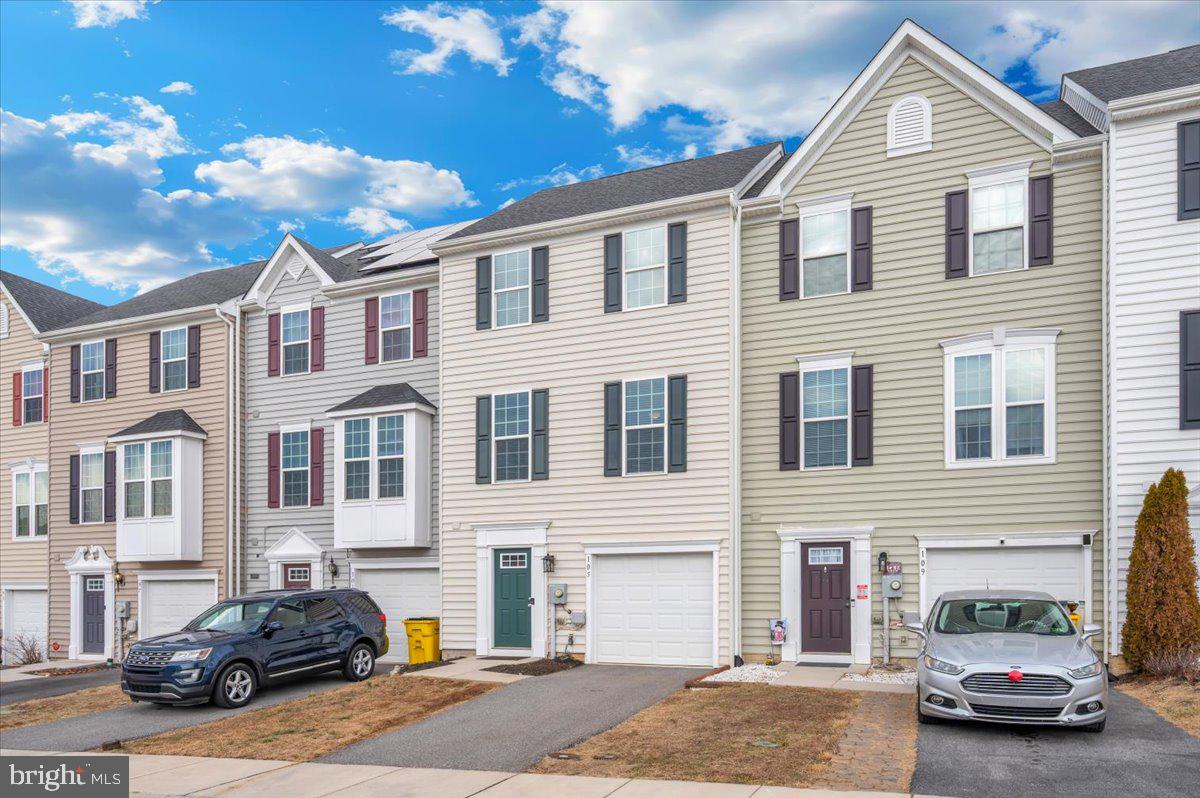 POTOMAC STATION - Residential