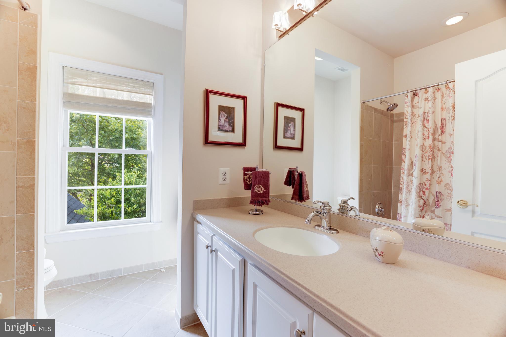 LANSDOWNE ON THE POTOMAC - Residential