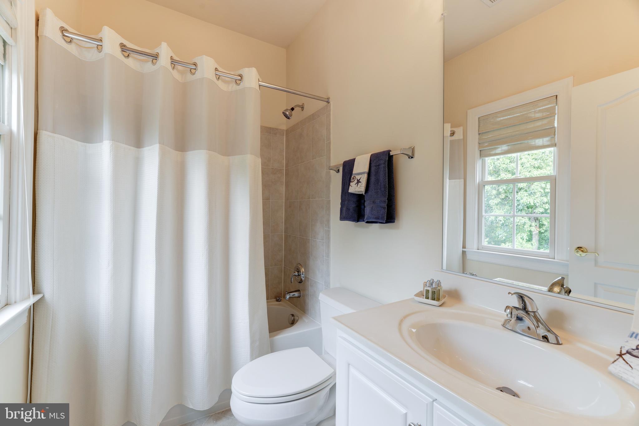 LANSDOWNE ON THE POTOMAC - Residential