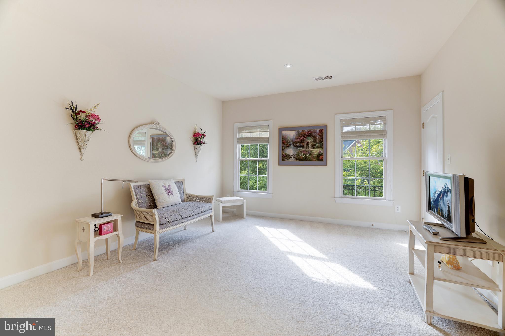 LANSDOWNE ON THE POTOMAC - Residential