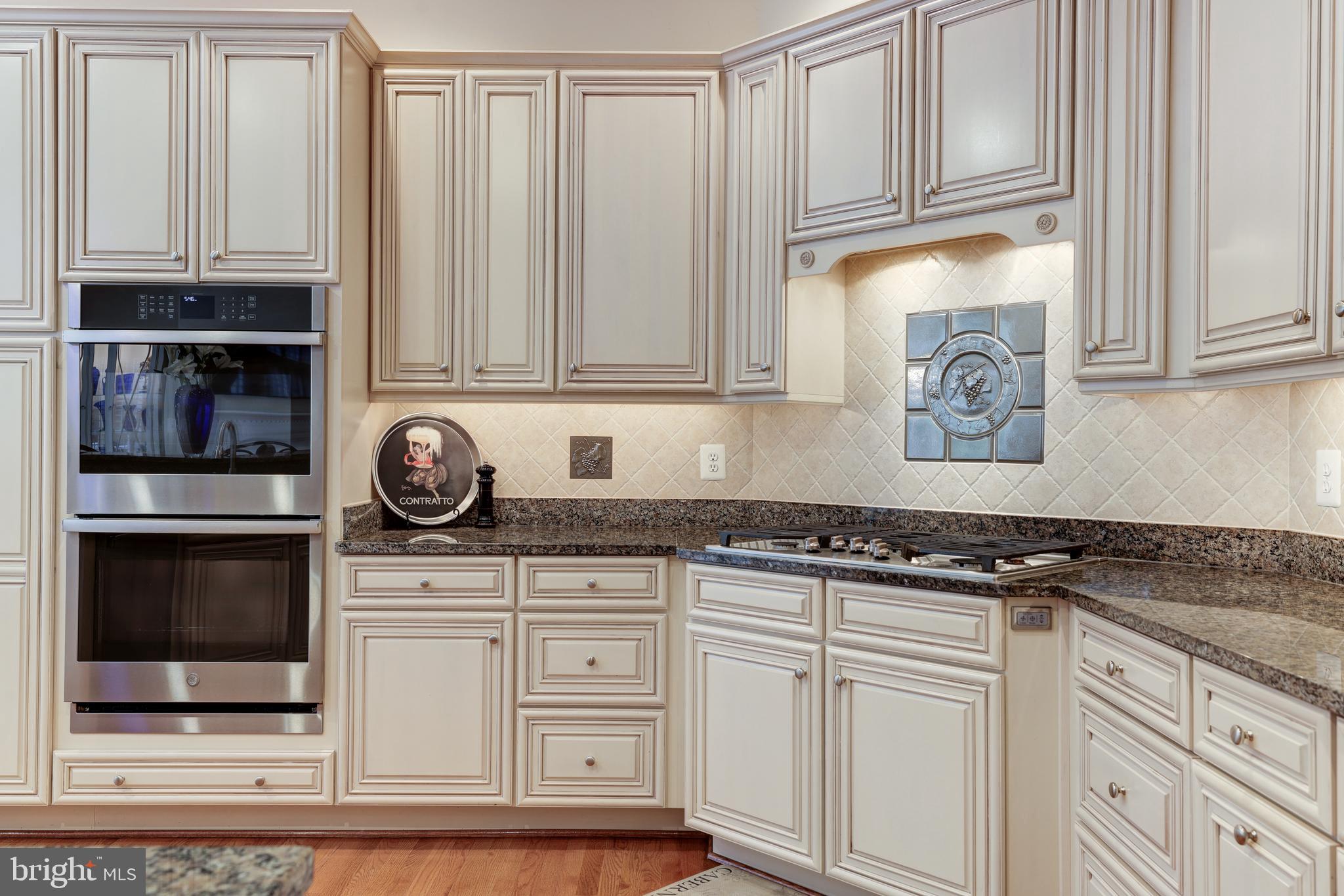 LANSDOWNE ON THE POTOMAC - Residential