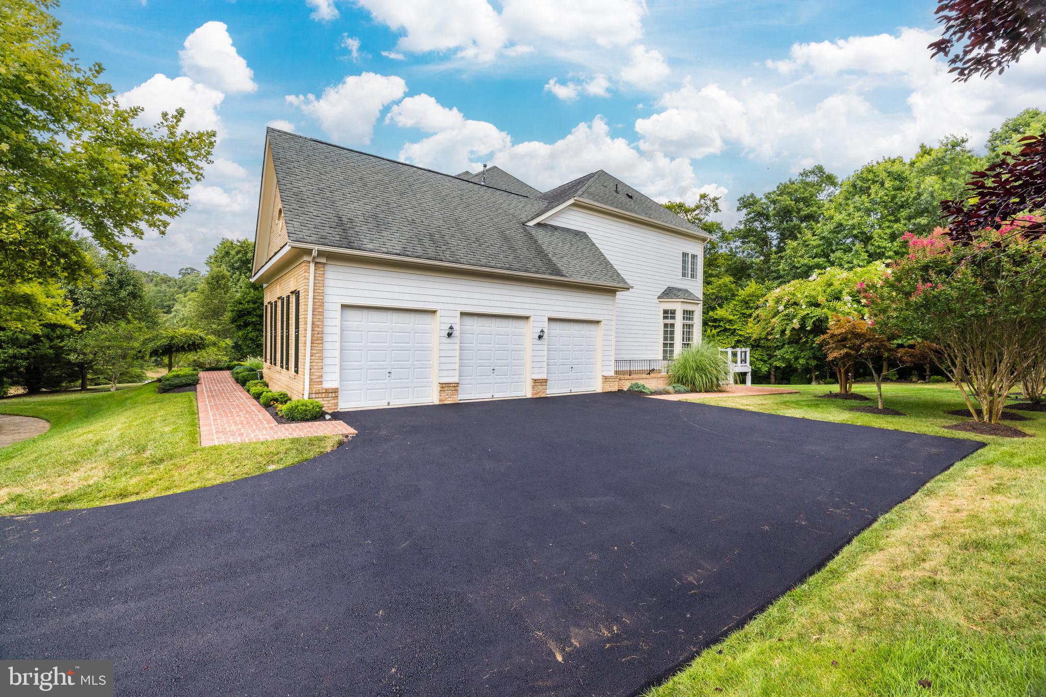 LANSDOWNE ON THE POTOMAC - Residential