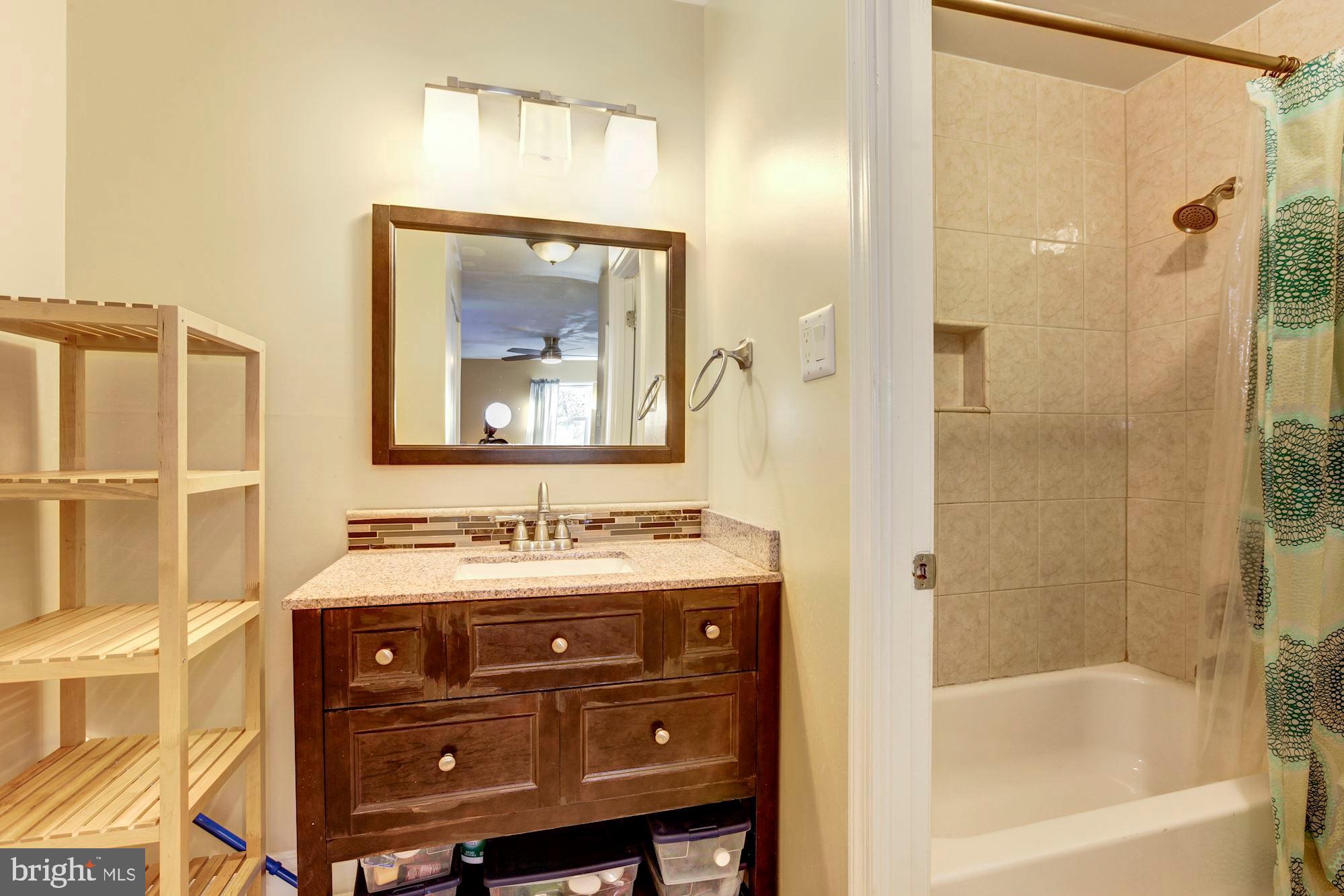 OAKLAND MILLS - Residential