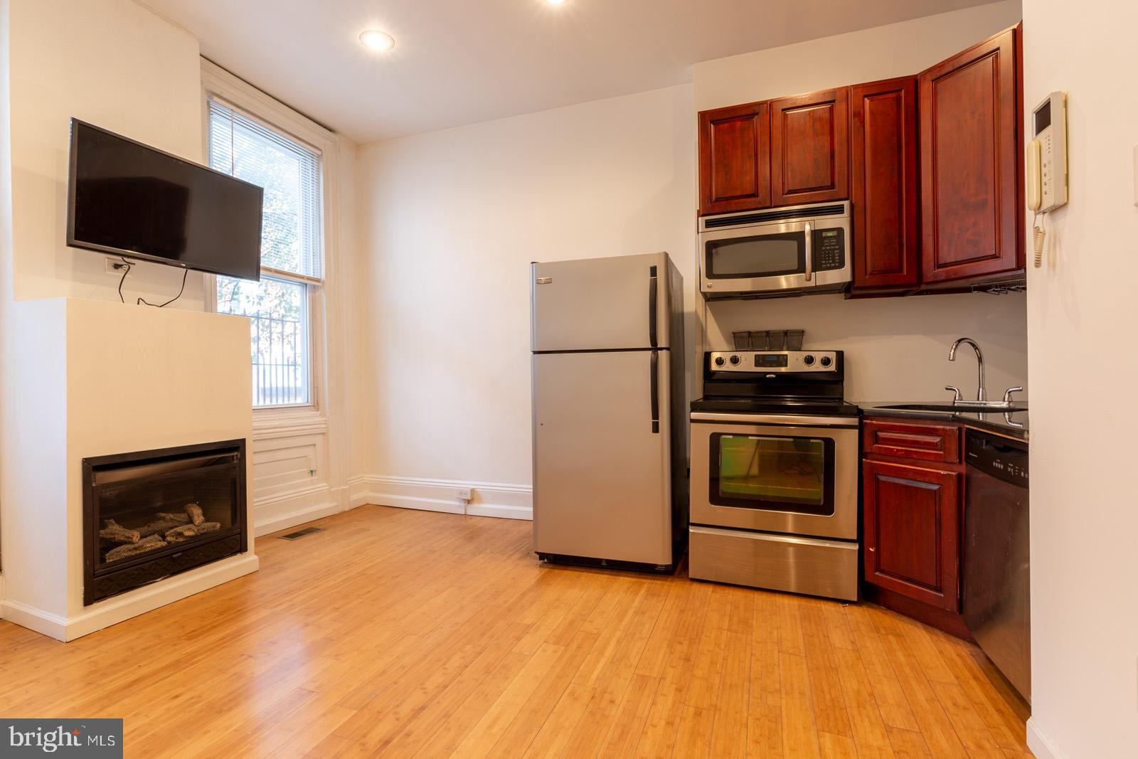 GRADUATE HOSPITAL - Residential Lease