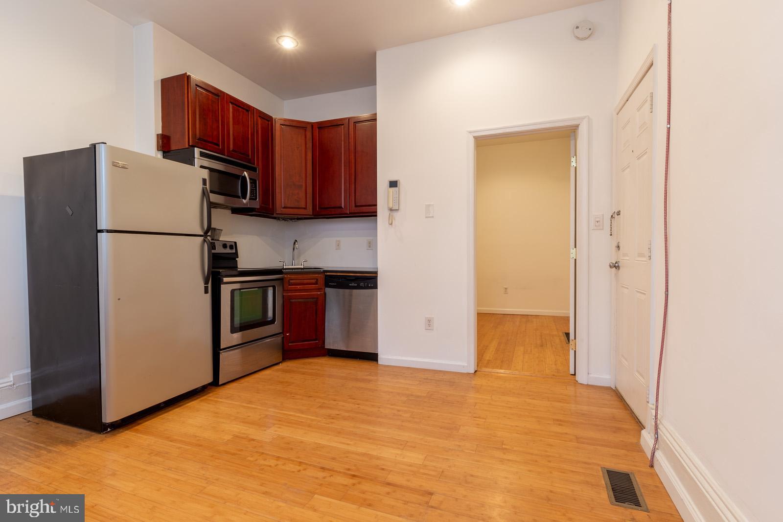 GRADUATE HOSPITAL - Residential Lease