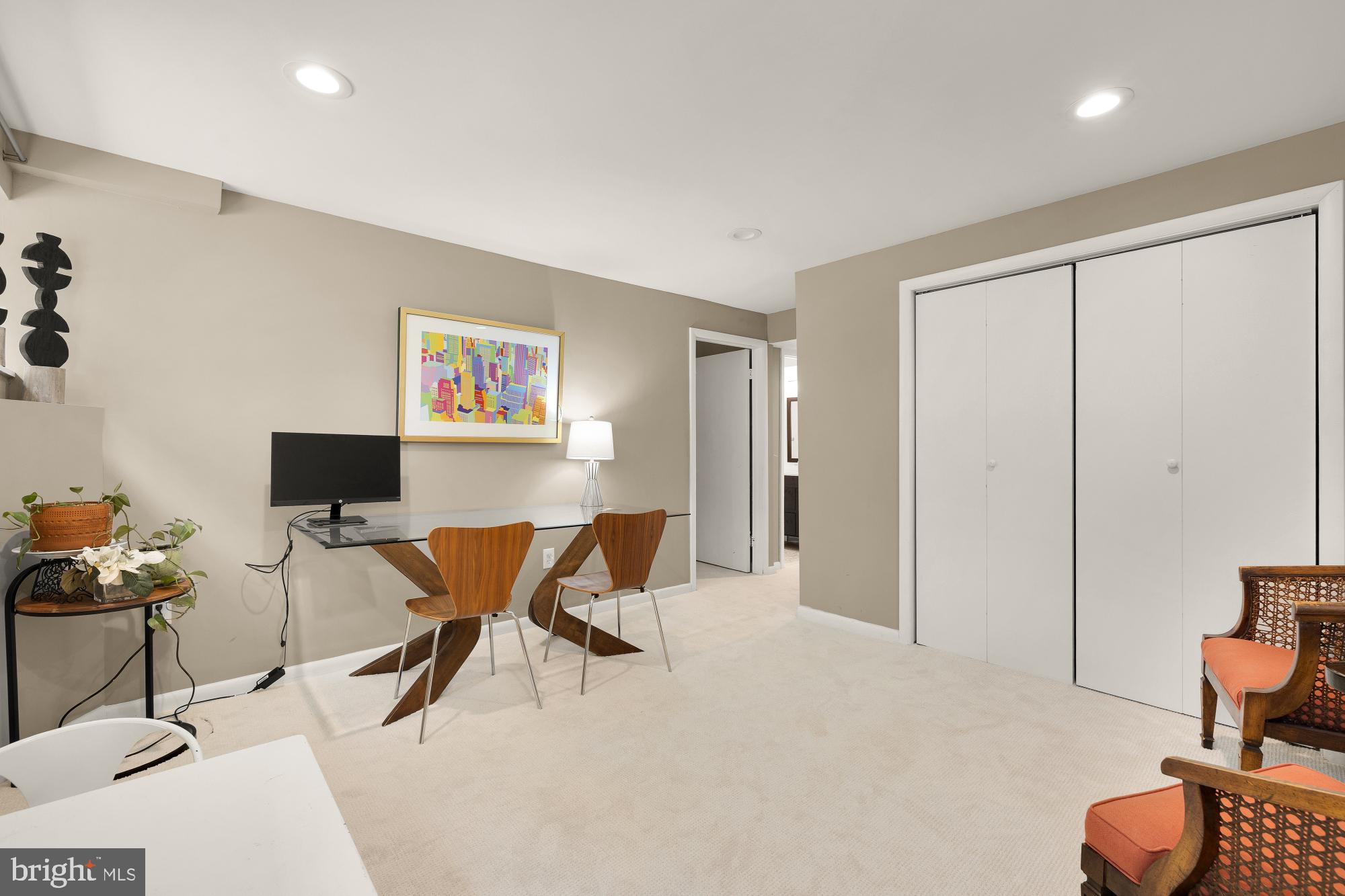 HIGH POINT - Residential