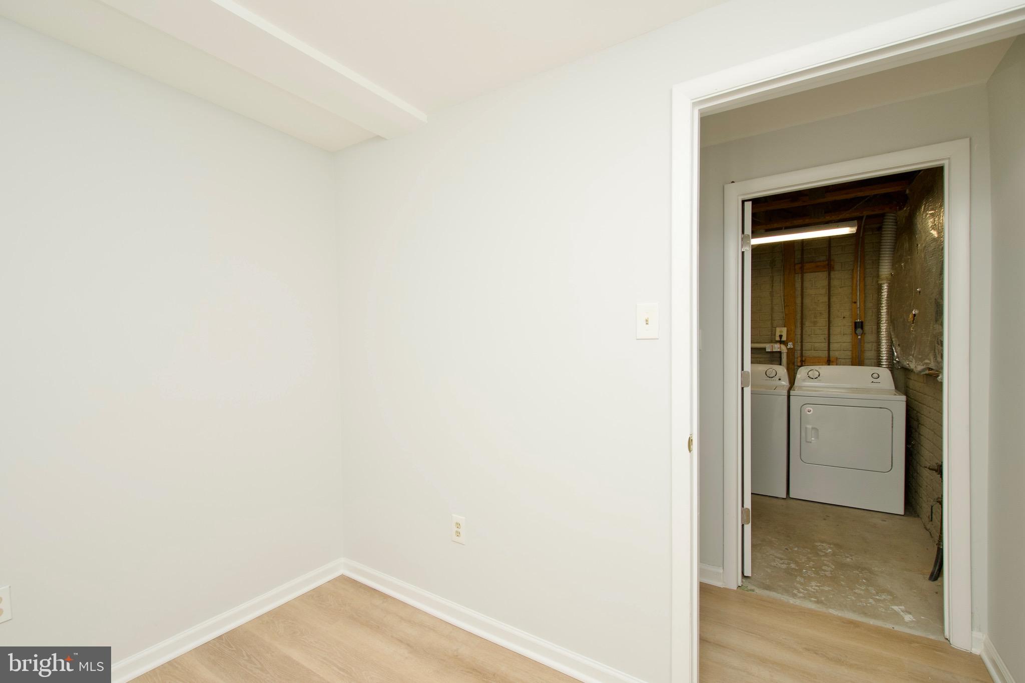 WASHINGTON SQUARE - Residential Lease