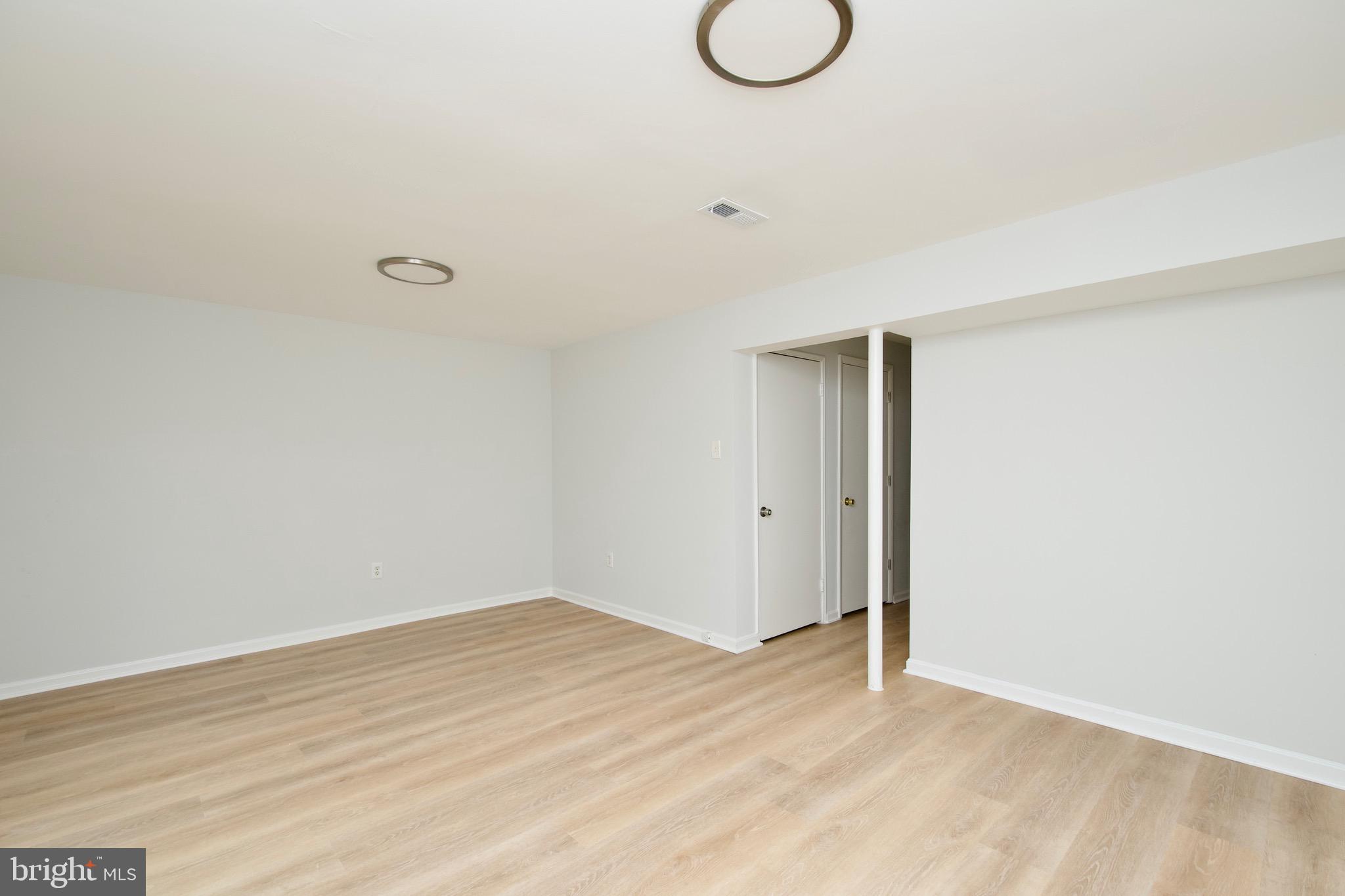 WASHINGTON SQUARE - Residential Lease