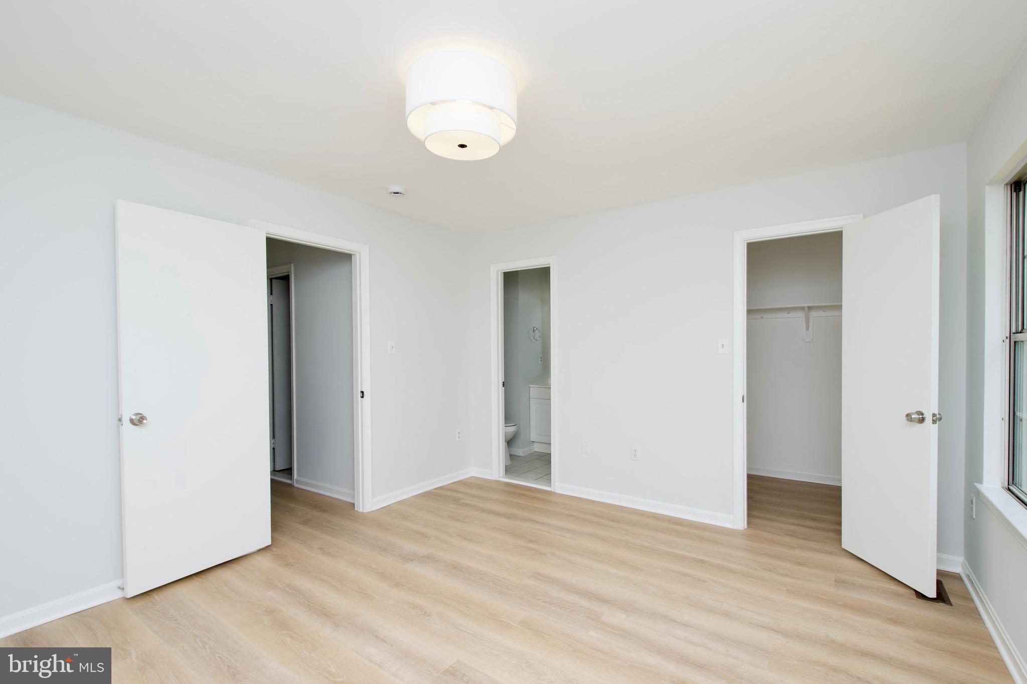 WASHINGTON SQUARE - Residential Lease