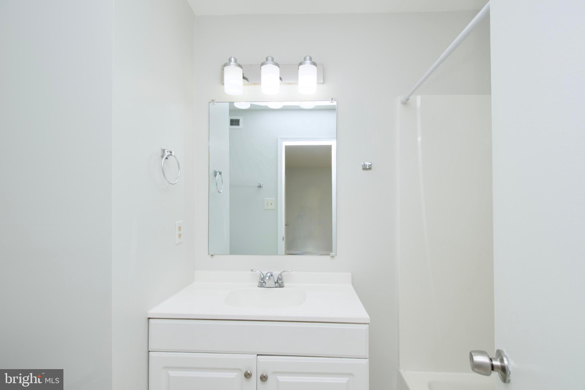 WASHINGTON SQUARE - Residential Lease