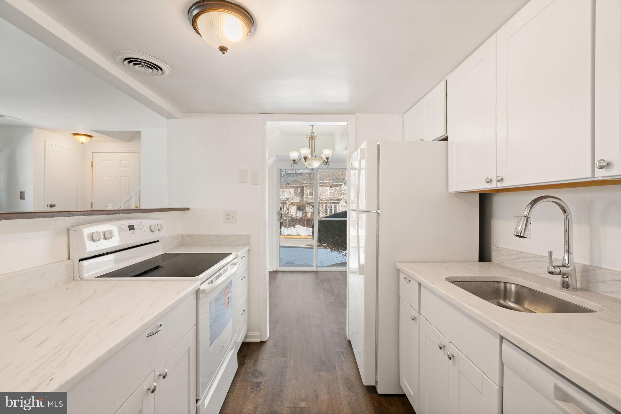 TERRACE TOWNE HOMES OF GUNSTON - Residential