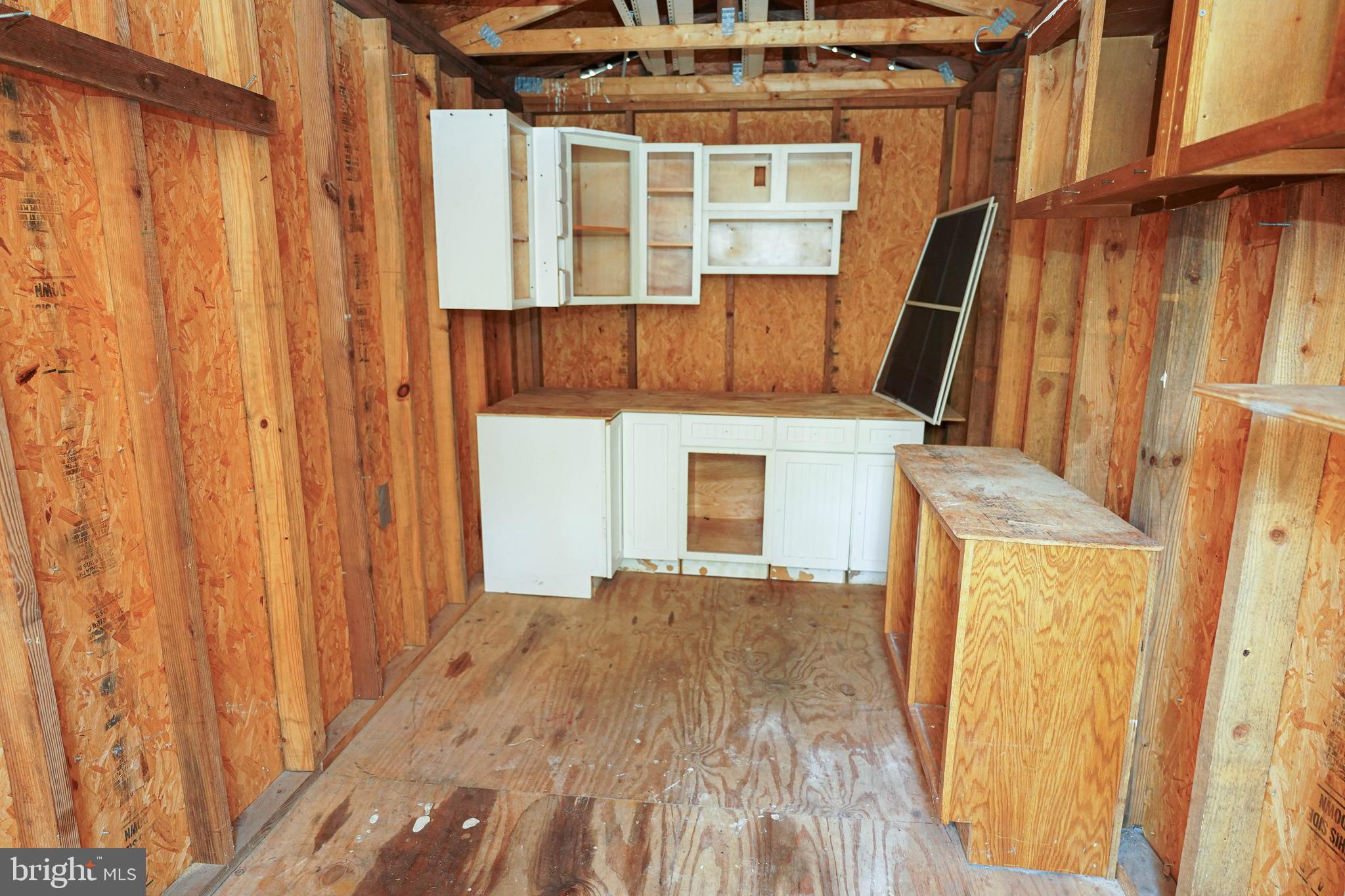 LIVINGSTON HEIGHTS - Residential Lease