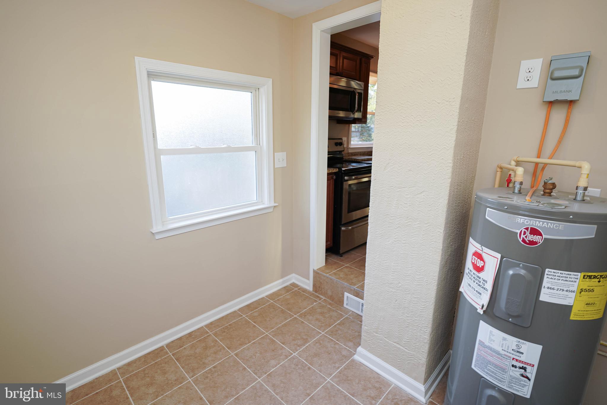 LIVINGSTON HEIGHTS - Residential Lease