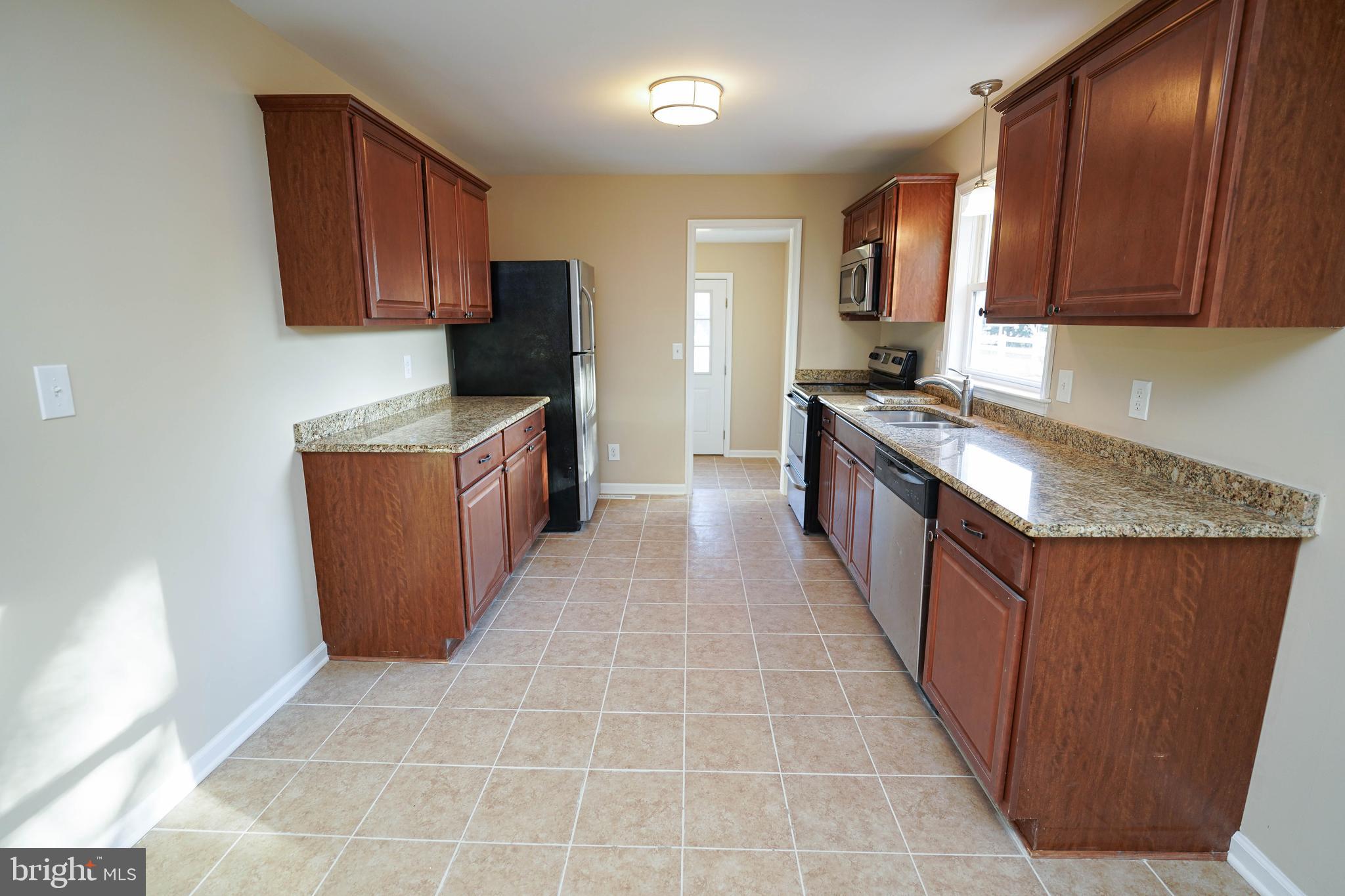 LIVINGSTON HEIGHTS - Residential Lease